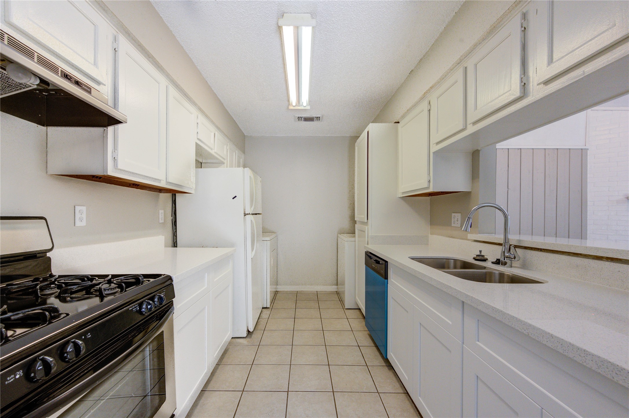 212 Quaker Drive B3 Property Photo 10