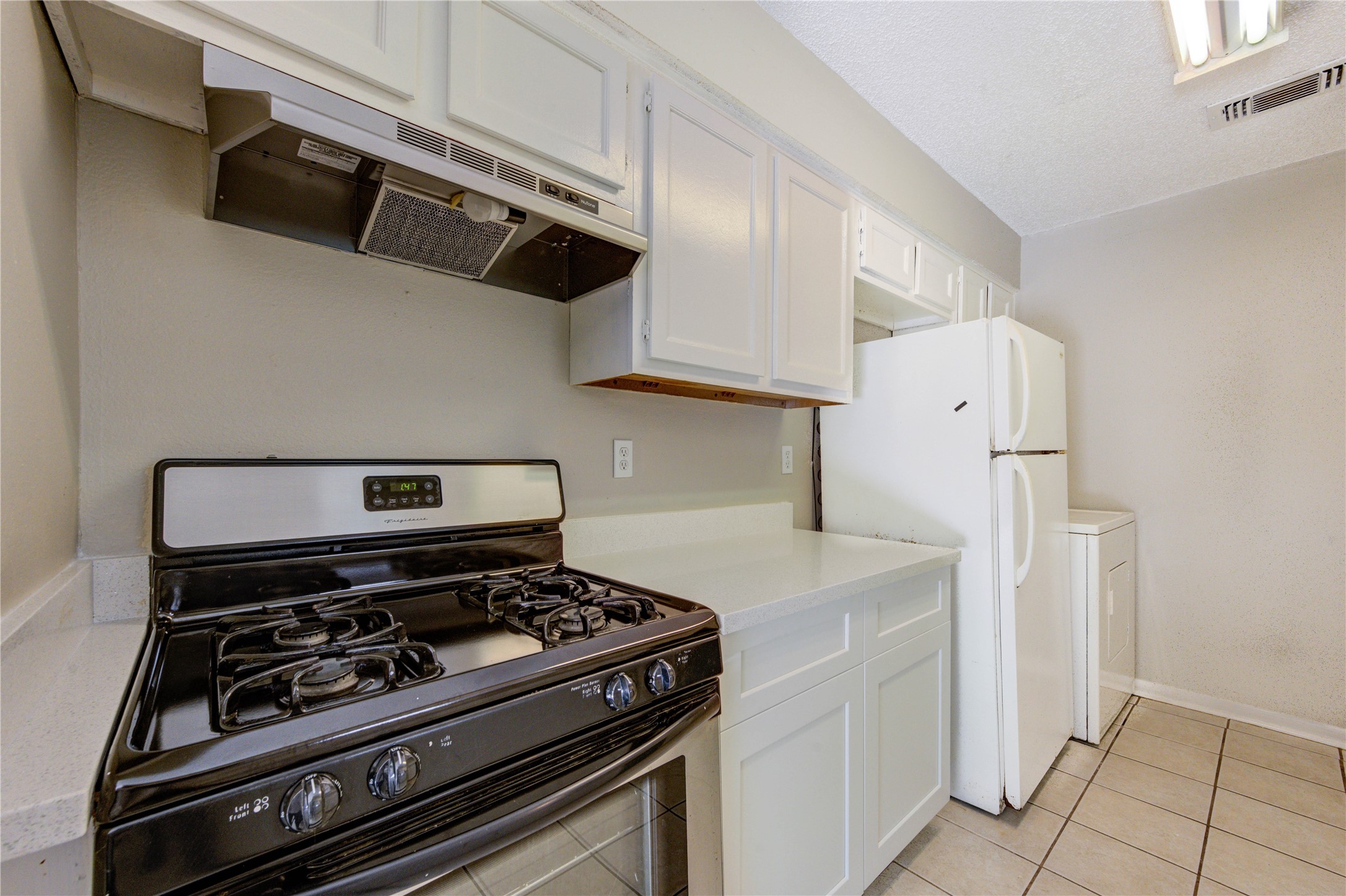 212 Quaker Drive B3 Property Photo 11