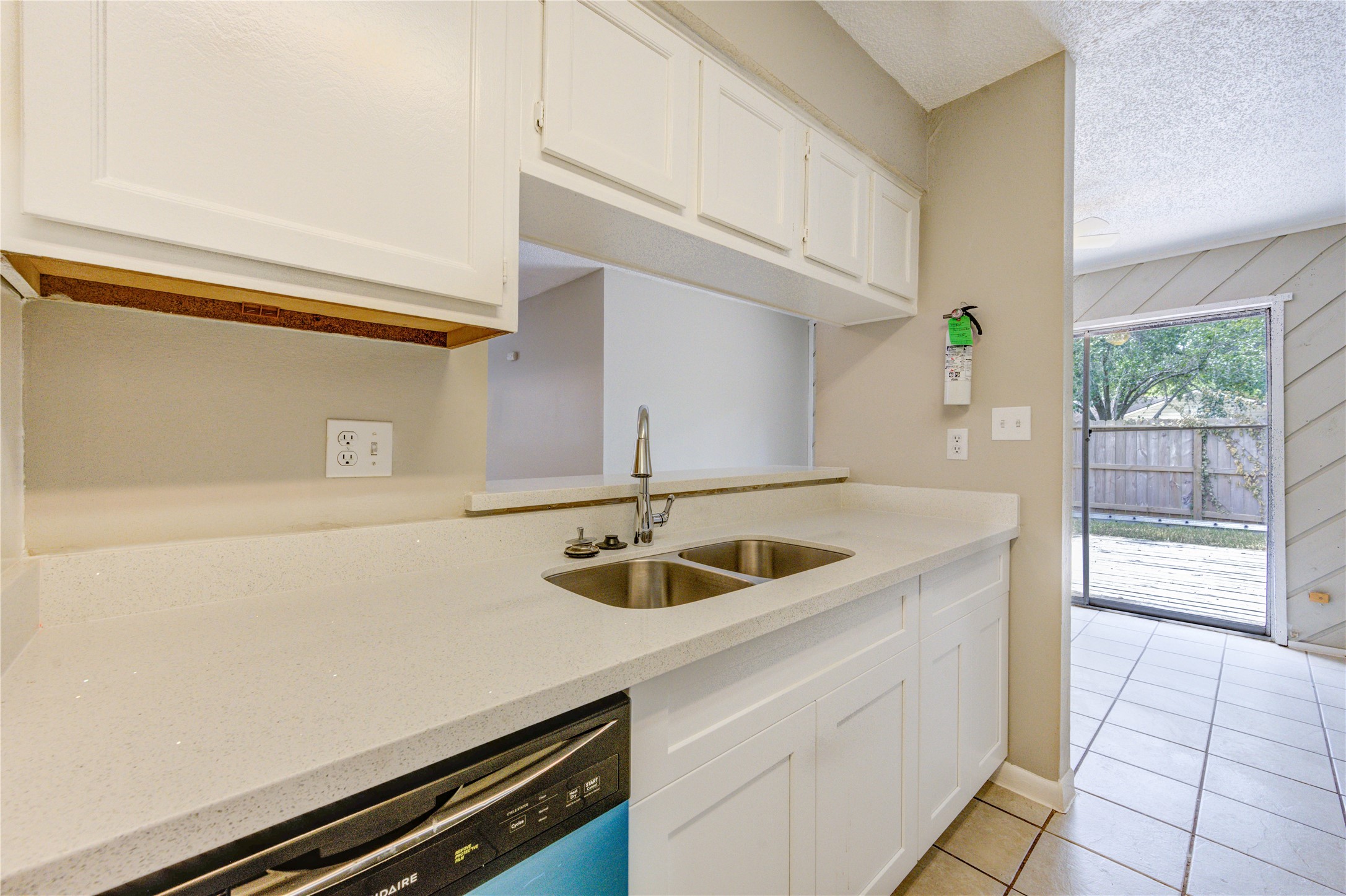 212 Quaker Drive B3 Property Photo 13