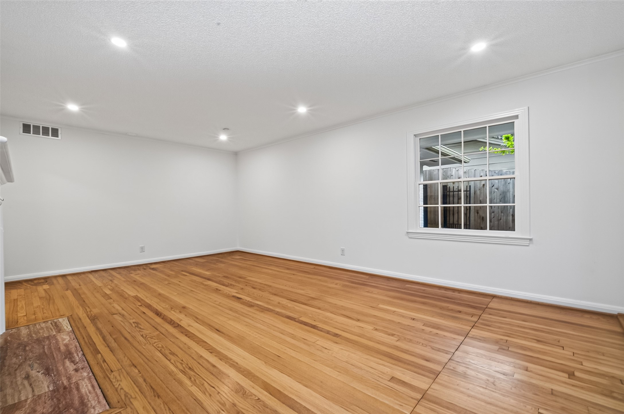 3731 Drake Street Property Photo 10