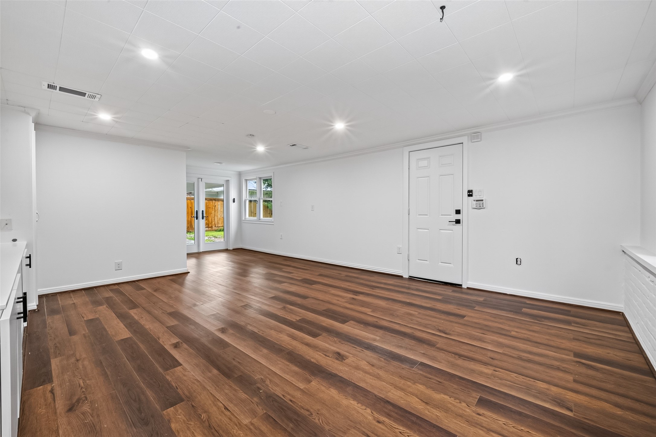 3731 Drake Street Property Photo 11