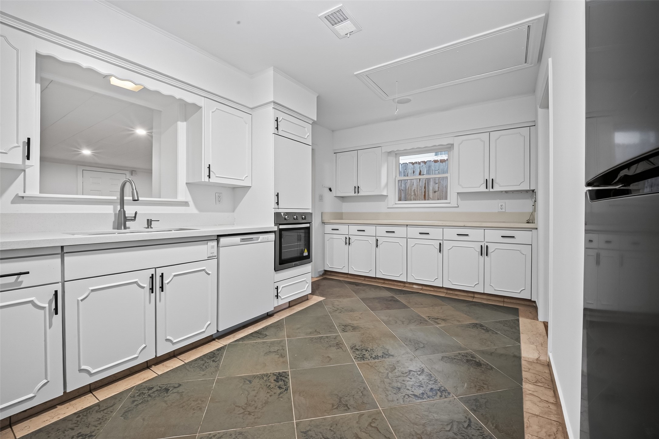 3731 Drake Street Property Photo 15