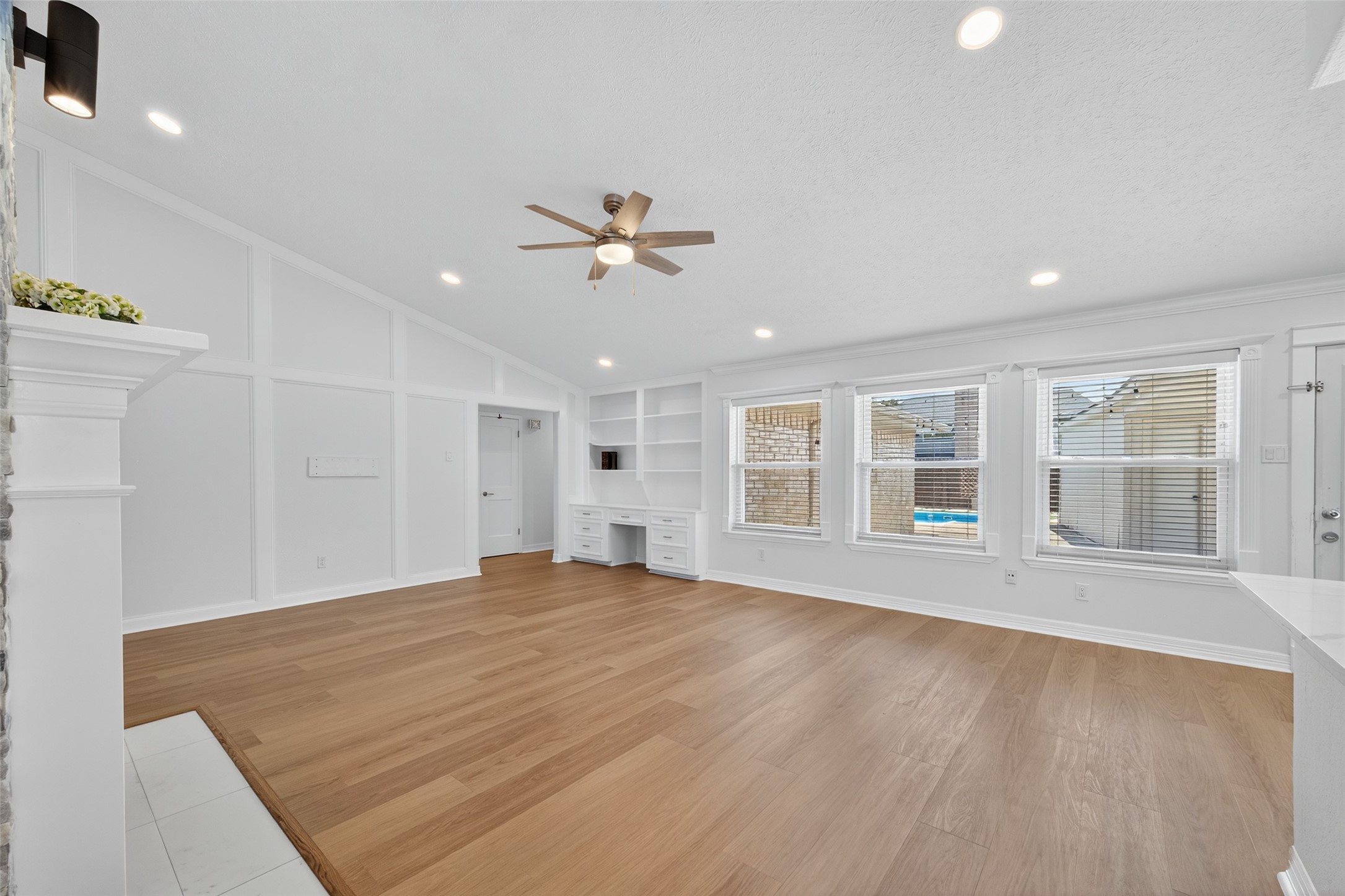 9906 Sageglow Drive Property Photo 10
