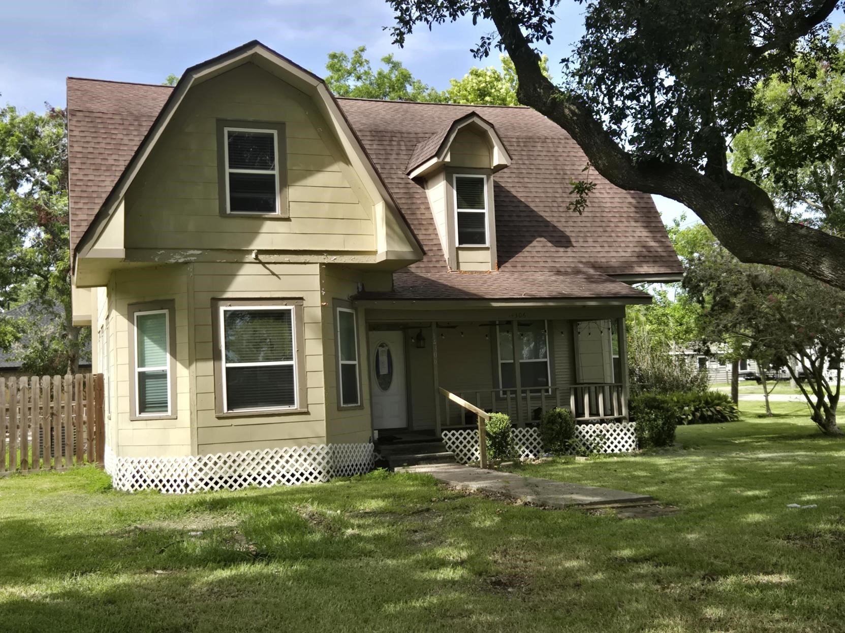 14306 4th Street Property Photo 1