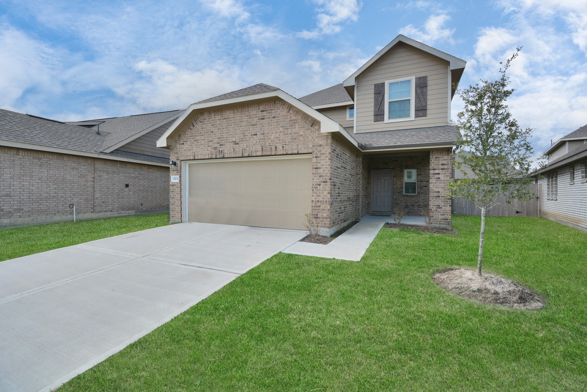 15822 Kinlough Drive Property Photo 2