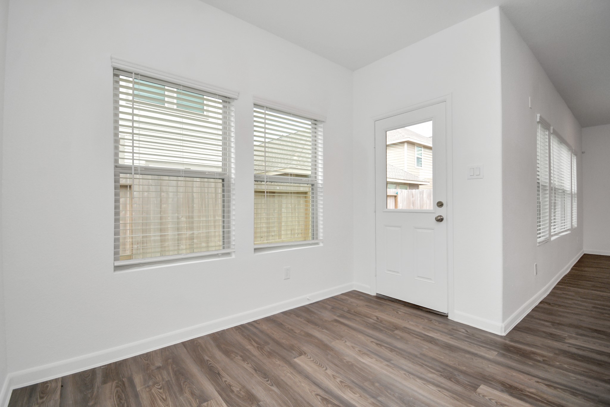 15822 Kinlough Drive Property Photo 17