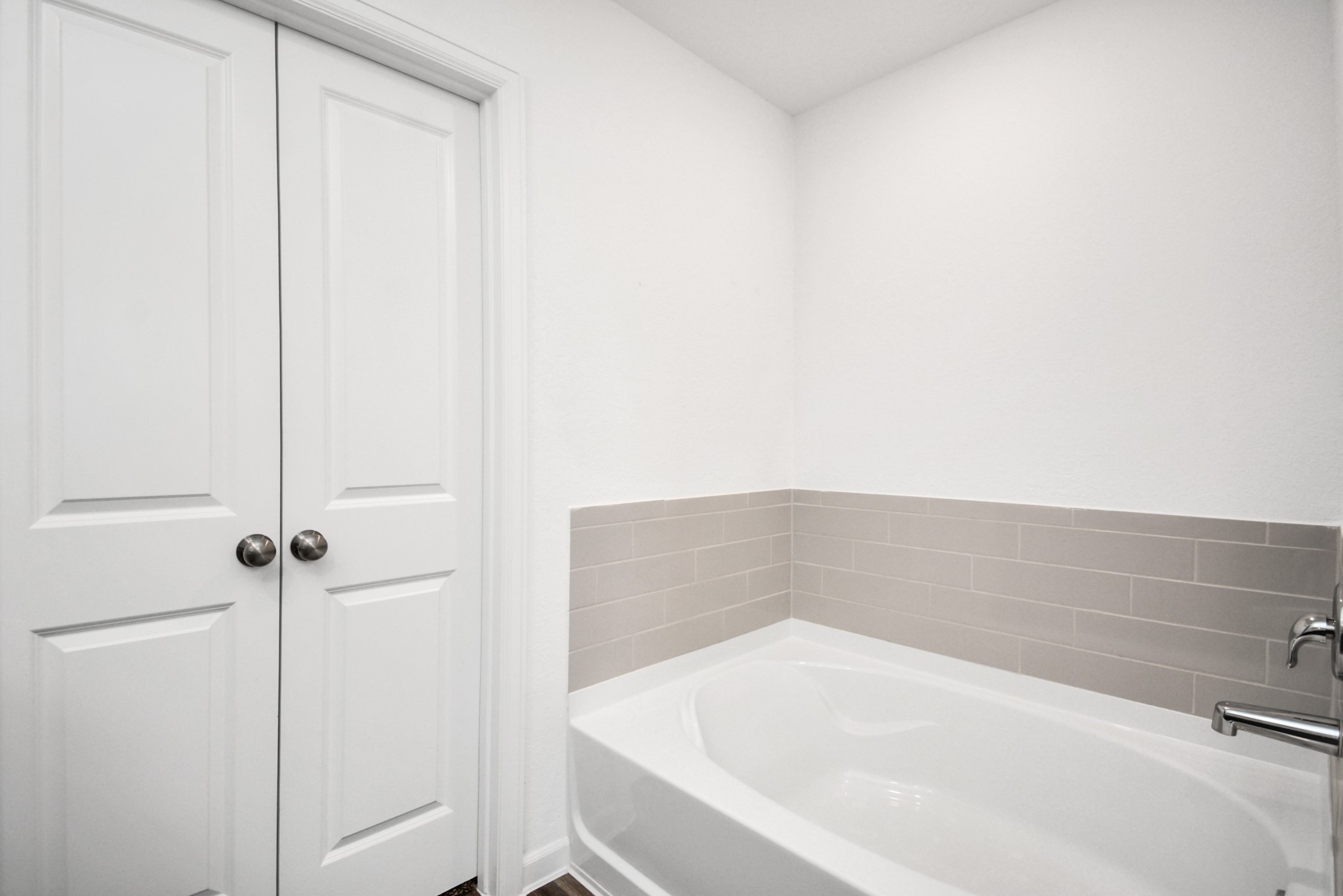 15822 Kinlough Drive Property Photo 21