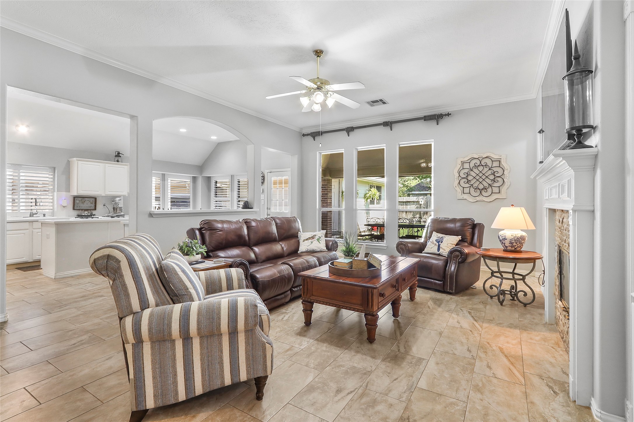 15714 Spring Trail Property Photo 3