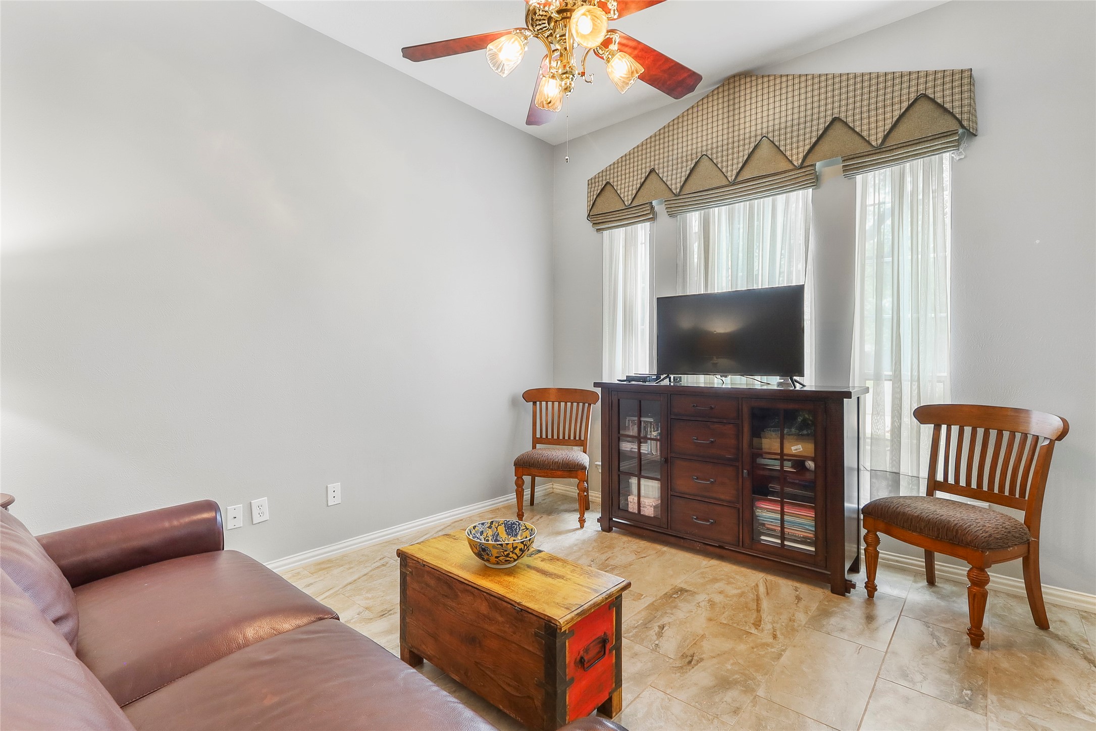 15714 Spring Trail Property Photo 6