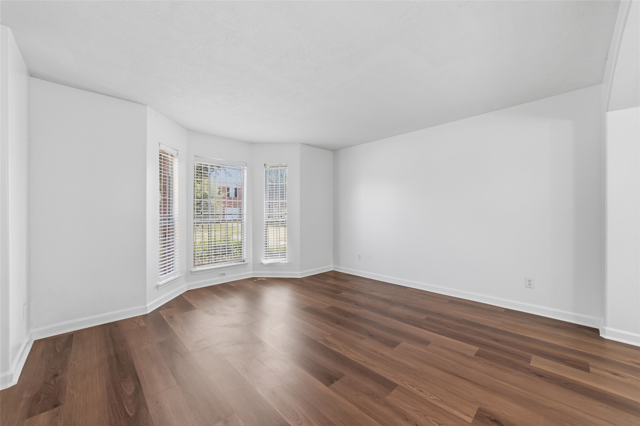 7110 Favian Court Property Photo 8