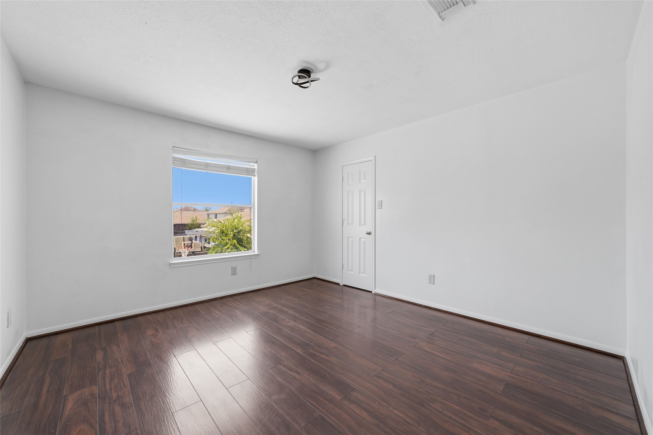 7110 Favian Court Property Photo 33