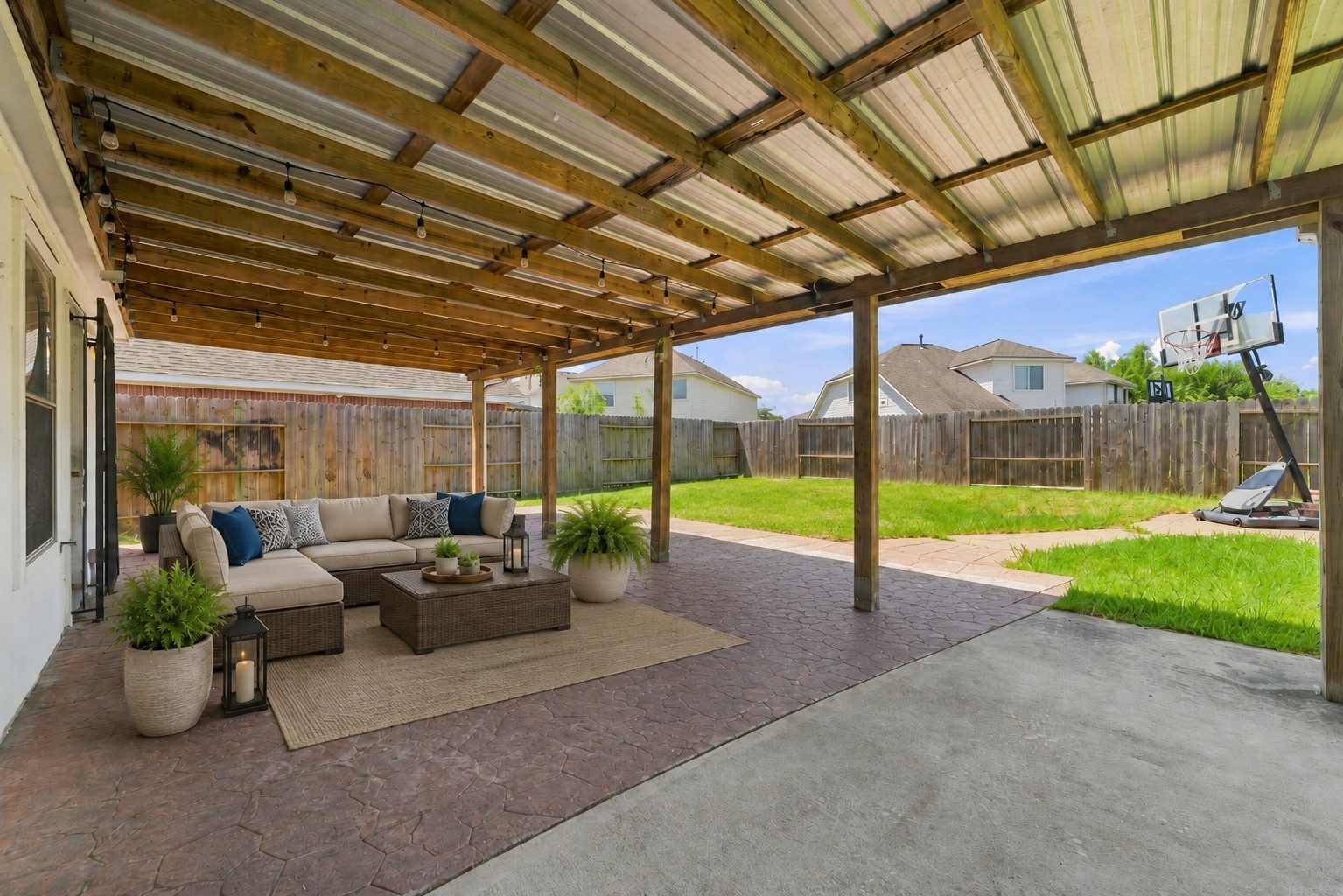 7110 Favian Court Property Photo 38