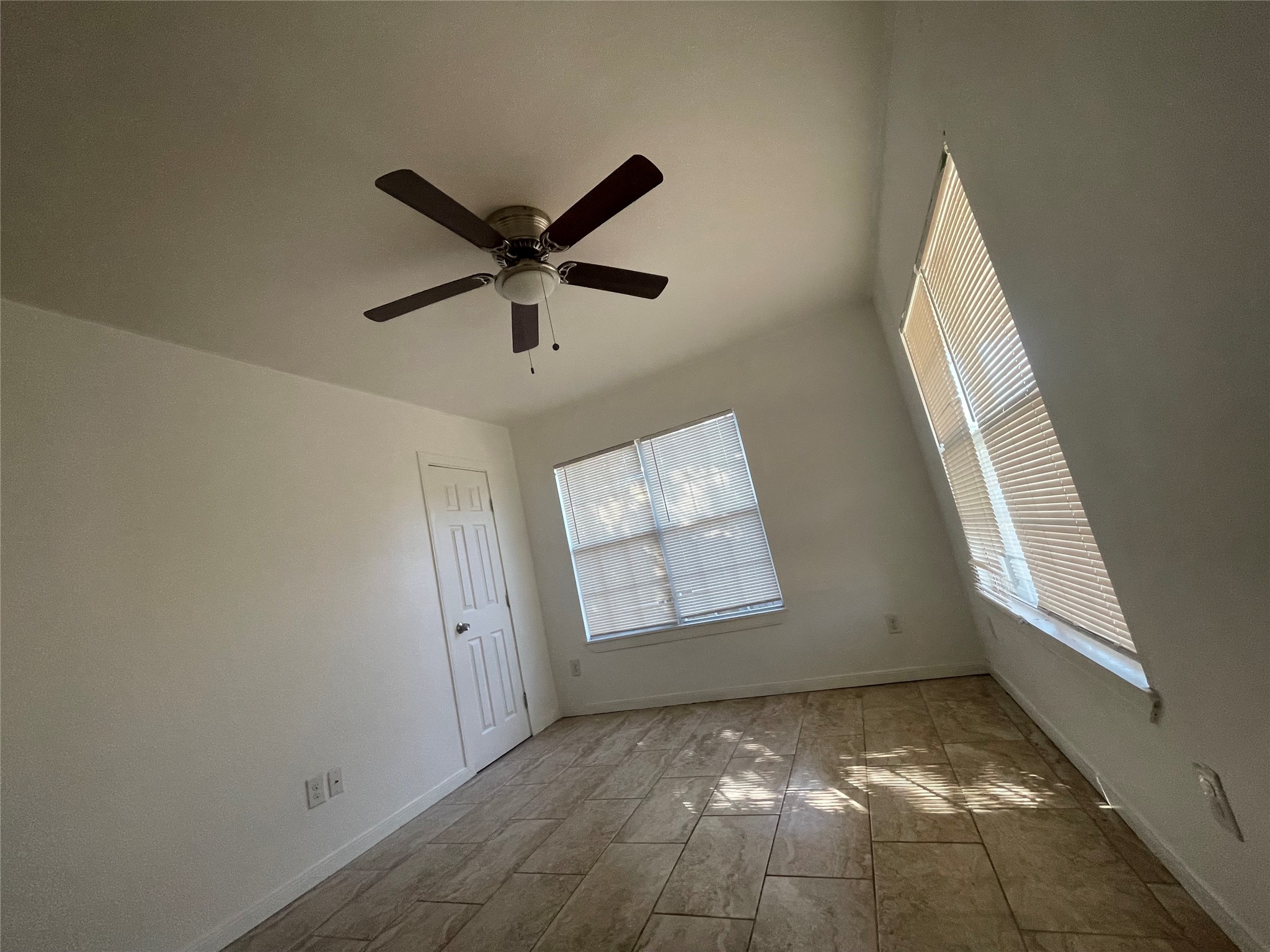 3626 Carpenter Avenue Property Photo 7