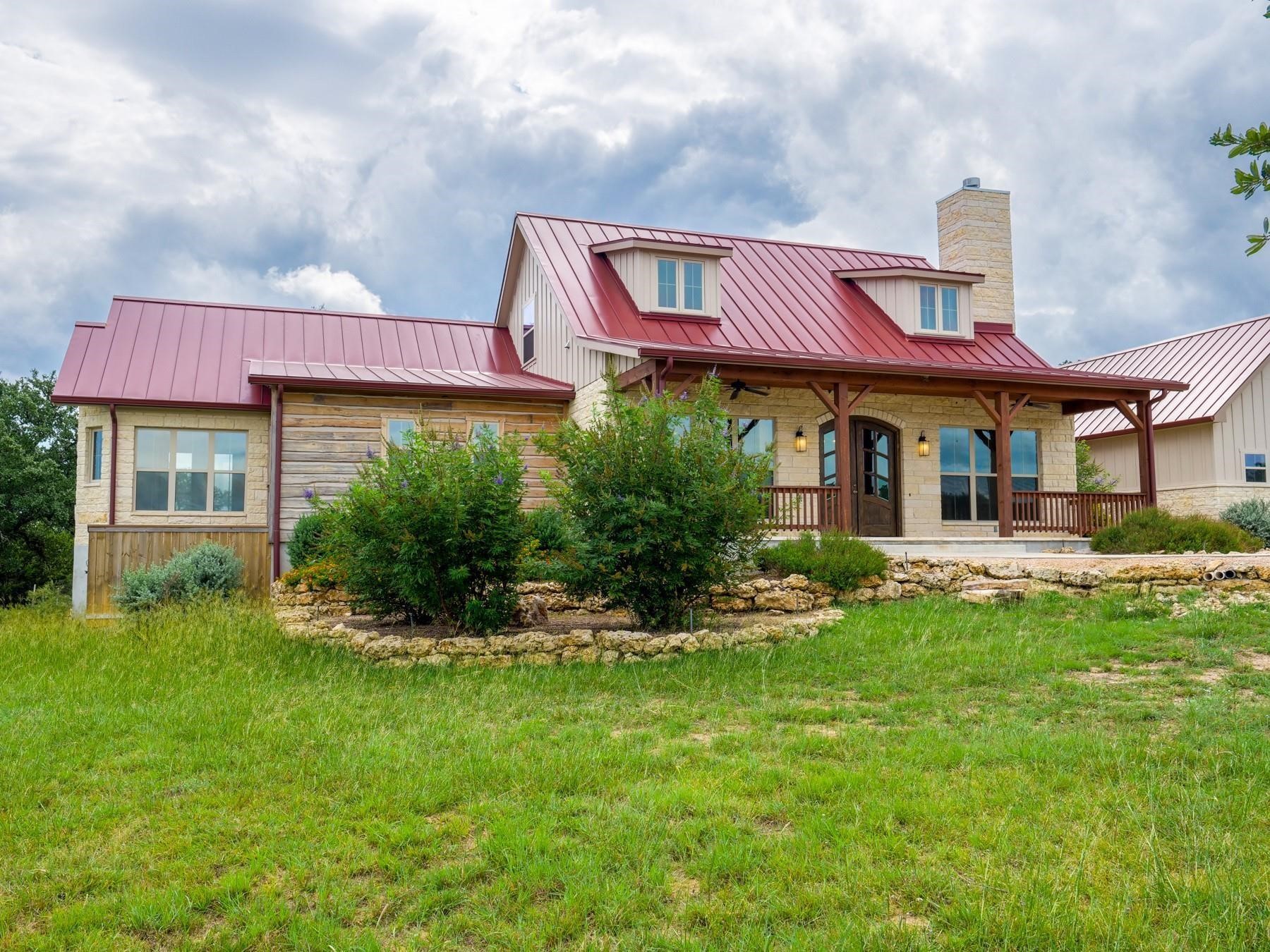 529 Vista Ridge Drive Property Photo 3