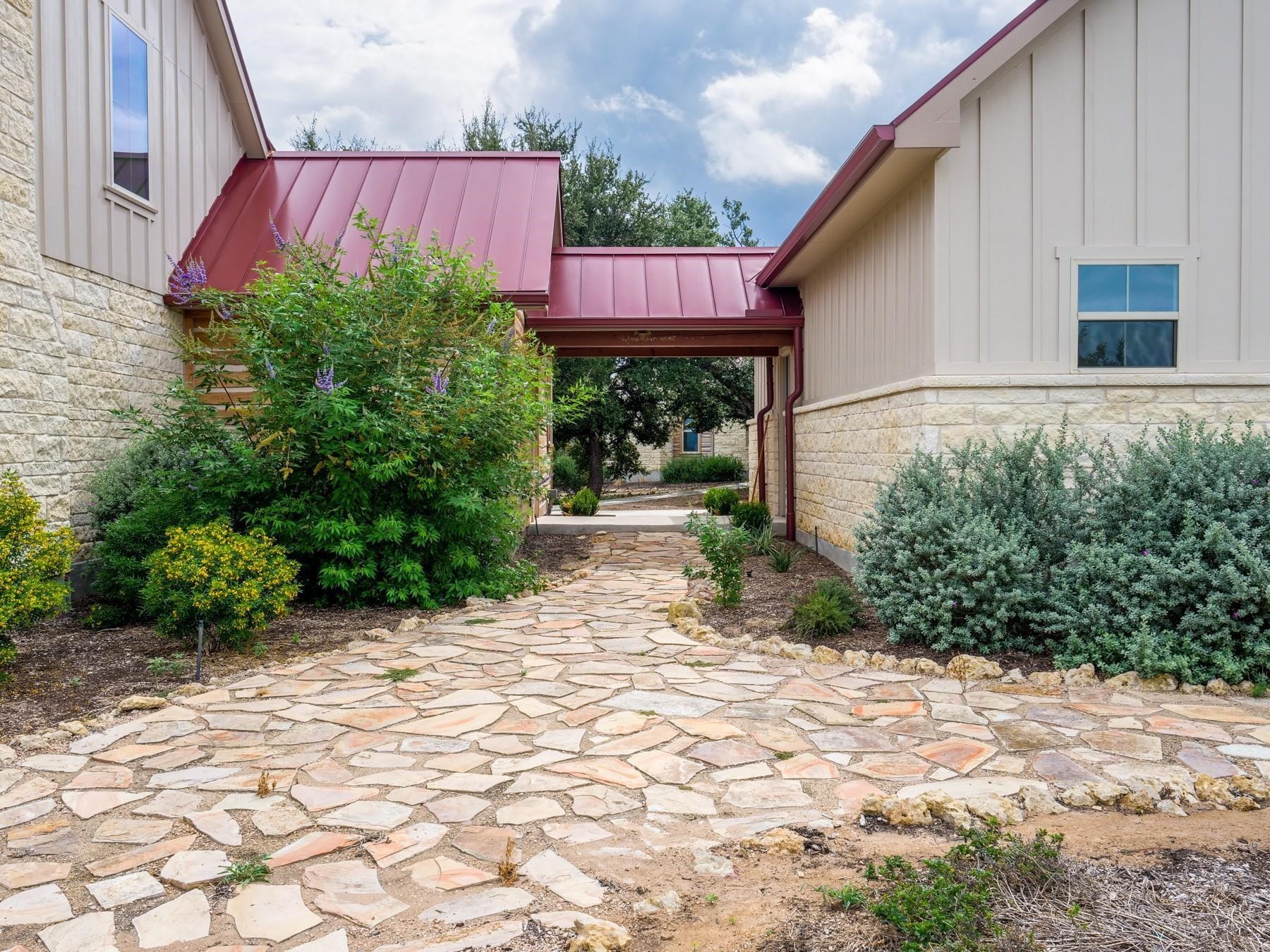 529 Vista Ridge Drive Property Photo 6