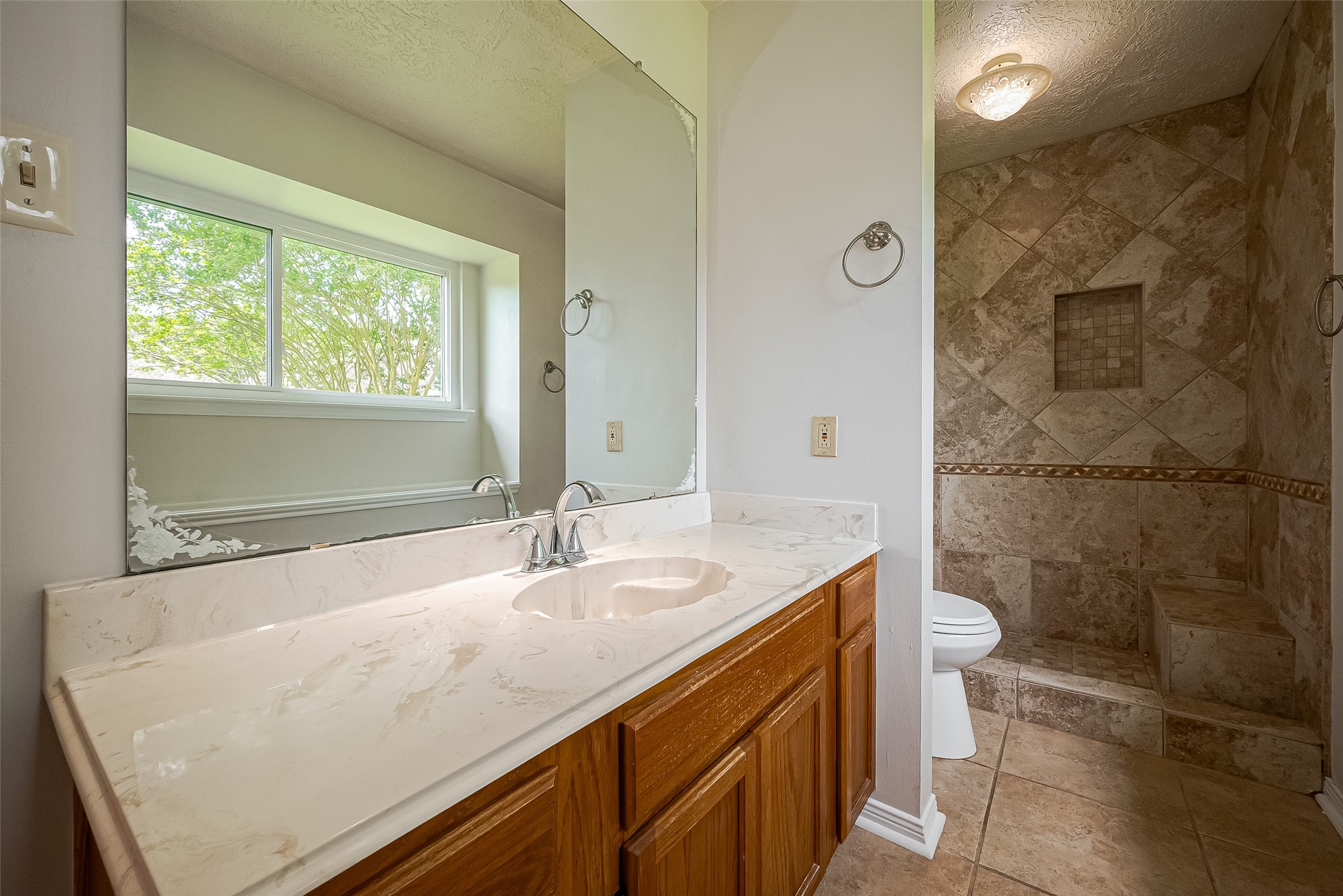 3007 Cloverdale Property Photo 16
