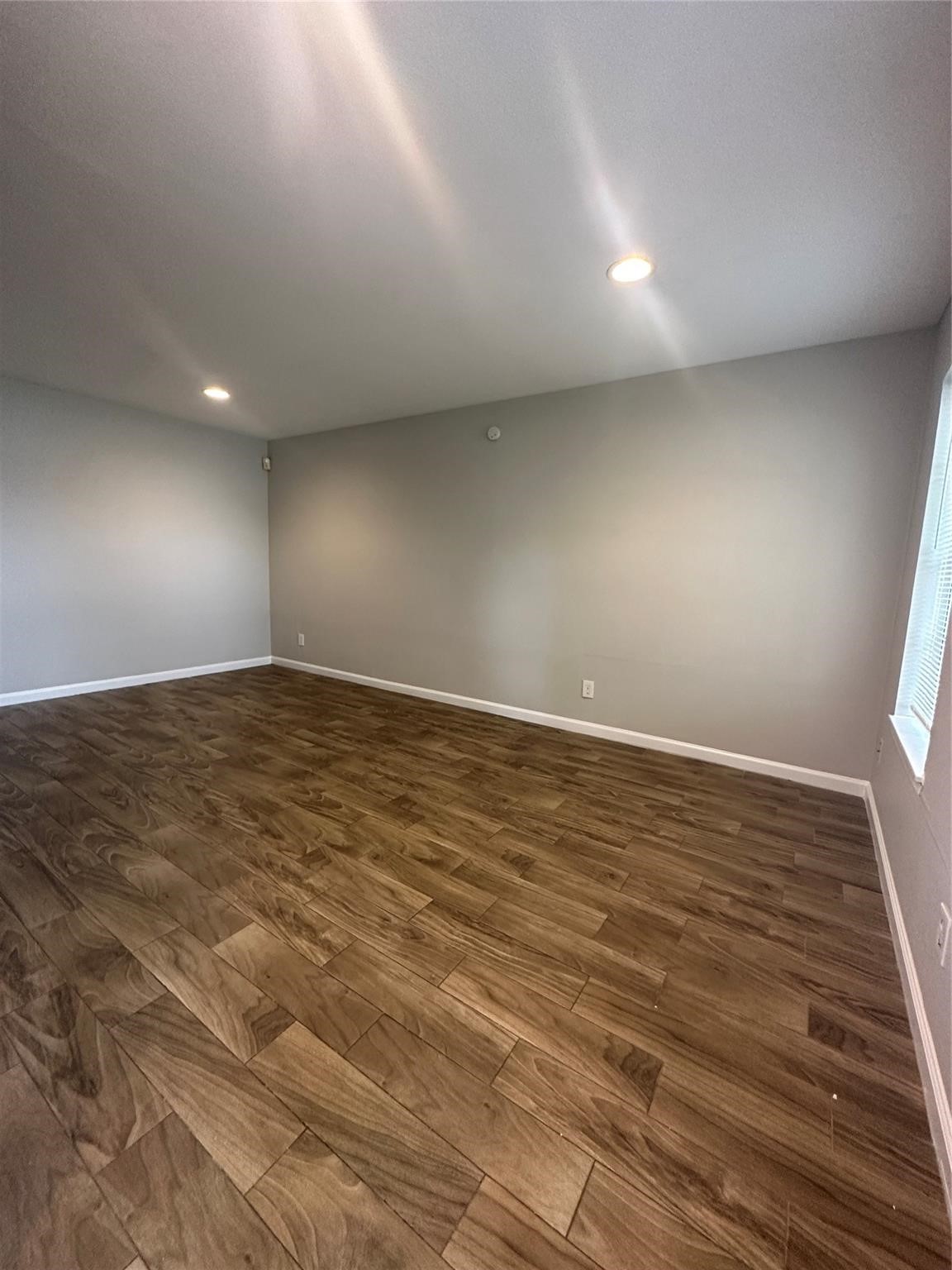 10004 Westview A Property Photo 3