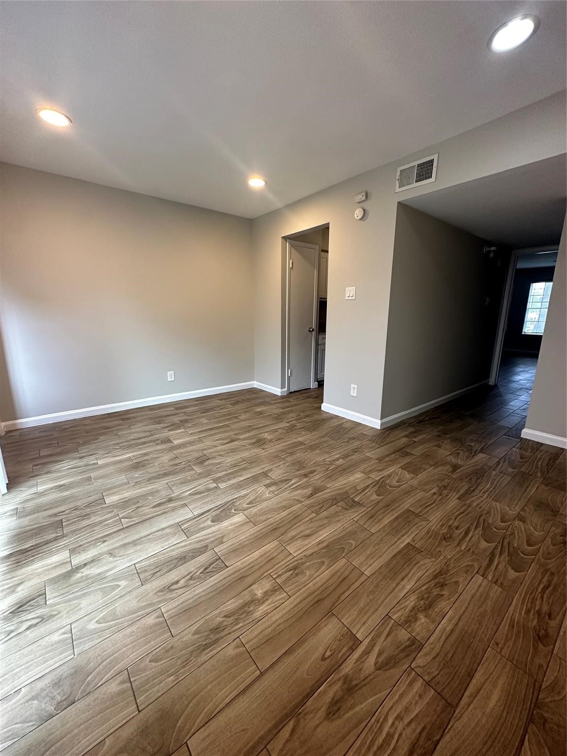 10004 Westview A Property Photo 4