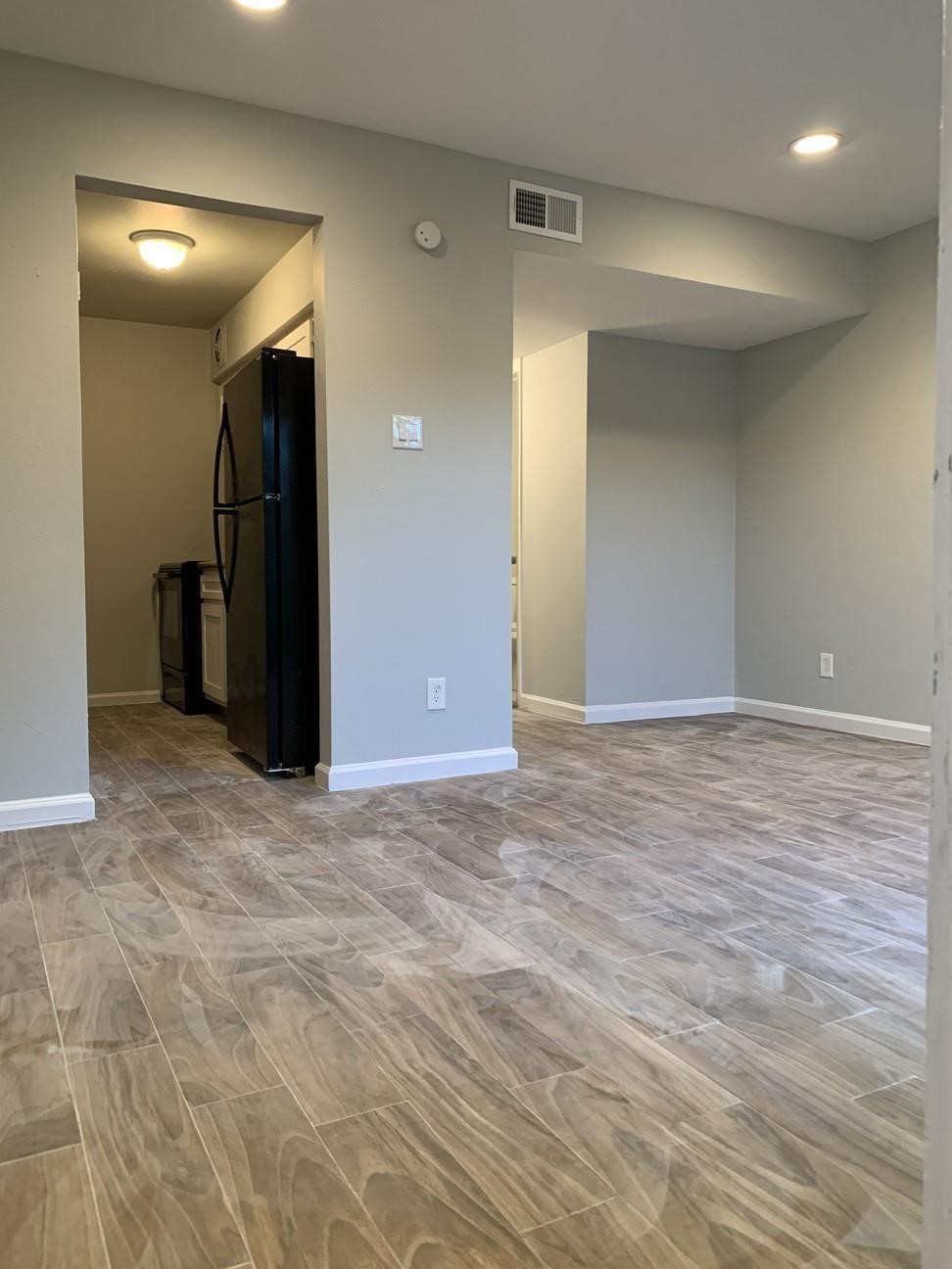 10004 Westview A Property Photo 5