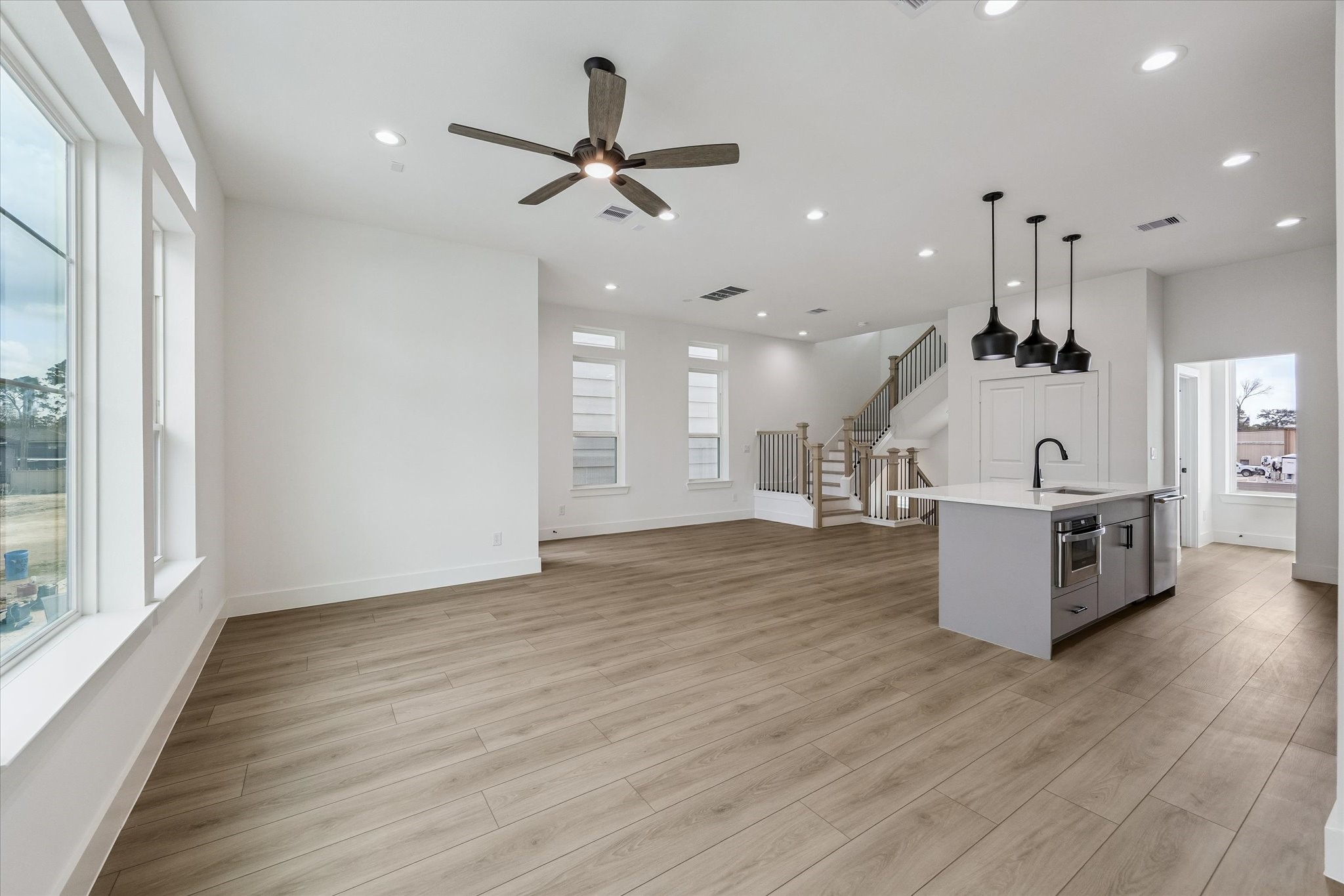 752 Curtin Street Property Photo 11