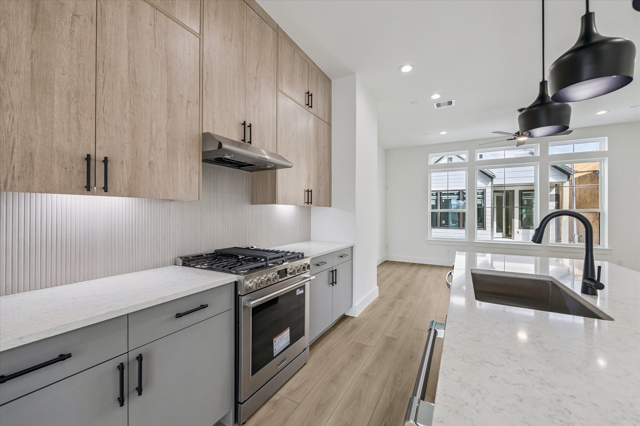 752 Curtin Street Property Photo 15