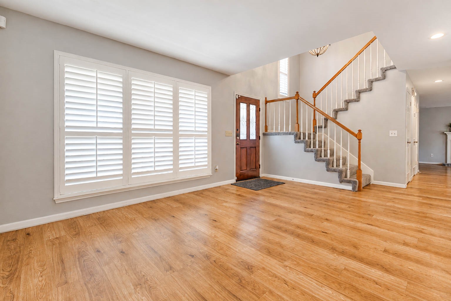 17015 Fordingbridge Drive Property Photo 3
