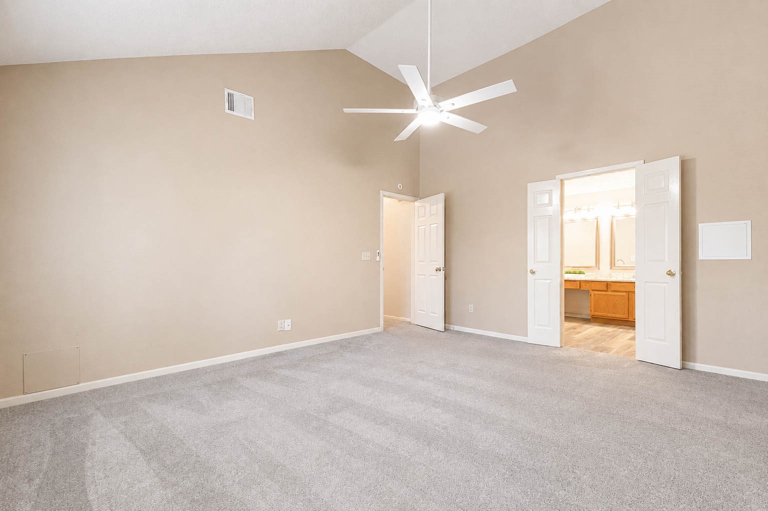17015 Fordingbridge Drive Property Photo 10