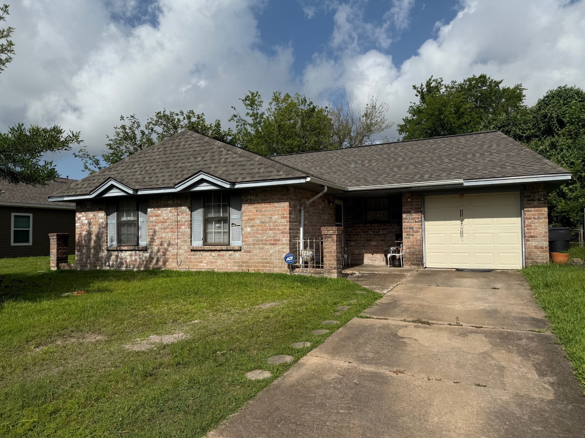 8835 Glenhouse Drive Property Photo 1