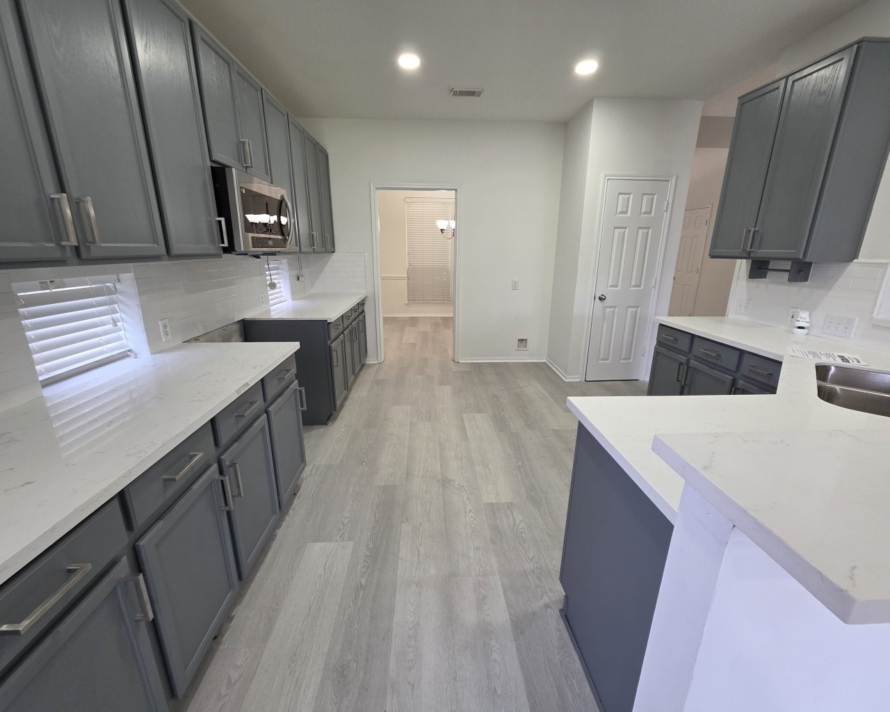 9005 Sundown Drive Property Photo 4