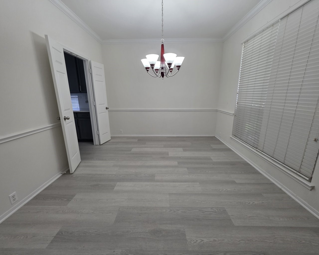 9005 Sundown Drive Property Photo 8