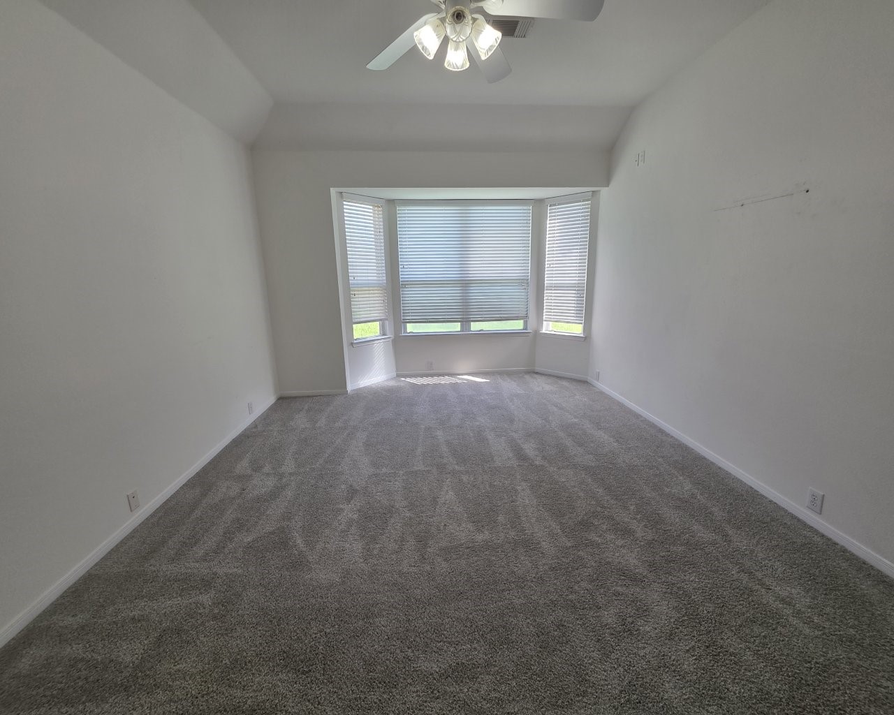 9005 Sundown Drive Property Photo 11