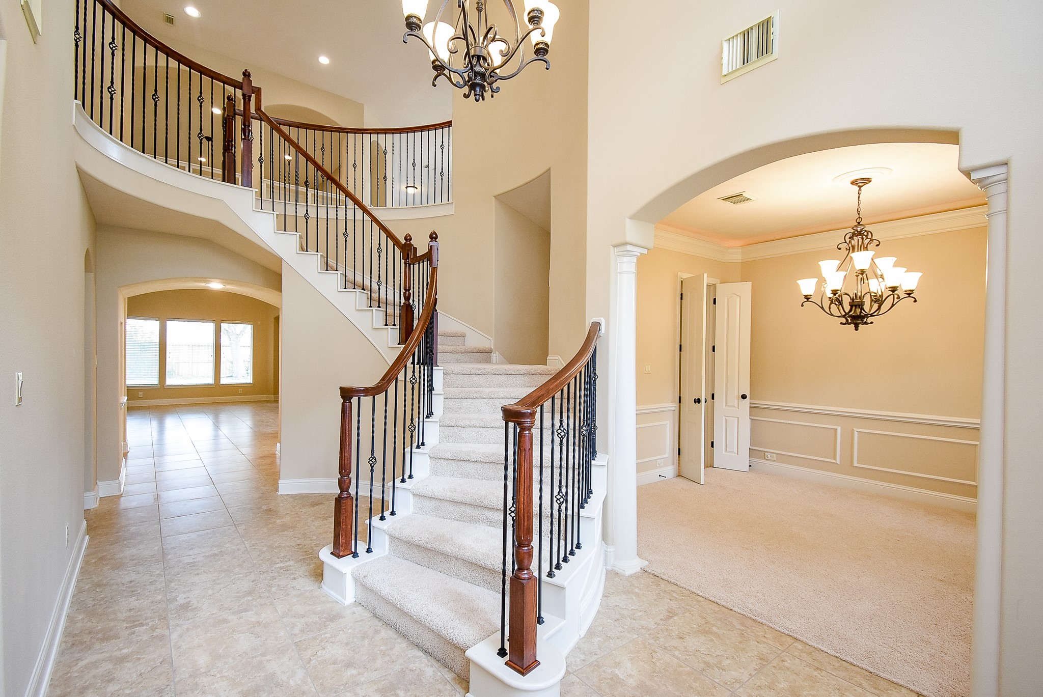 1611 Whitfield Street Property Photo 4