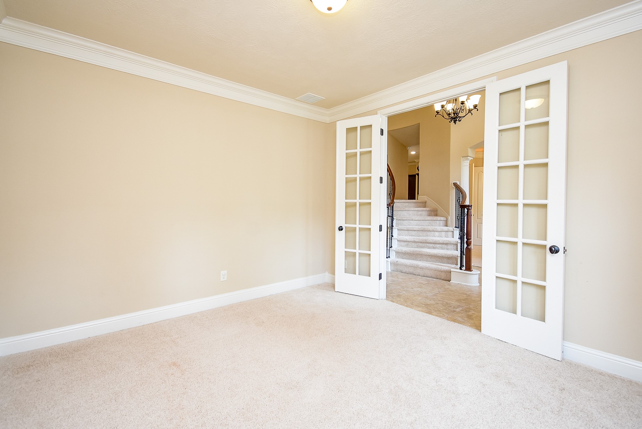 1611 Whitfield Street Property Photo 11
