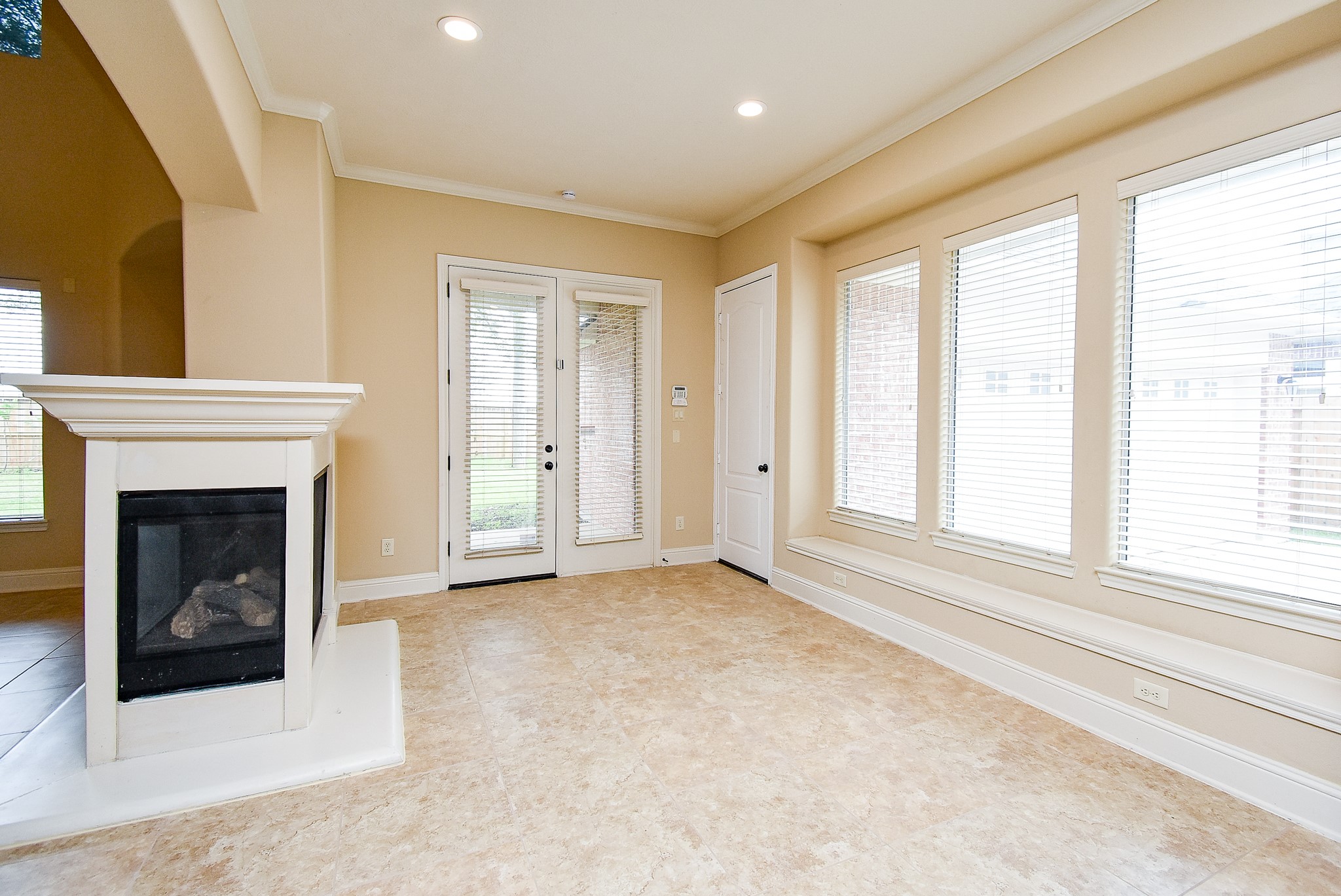 1611 Whitfield Street Property Photo 16