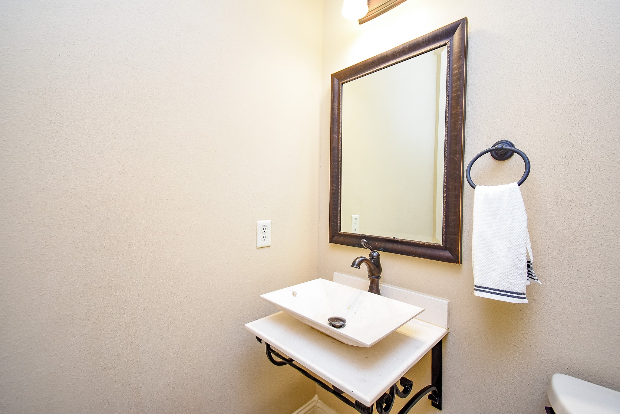 1611 Whitfield Street Property Photo 19