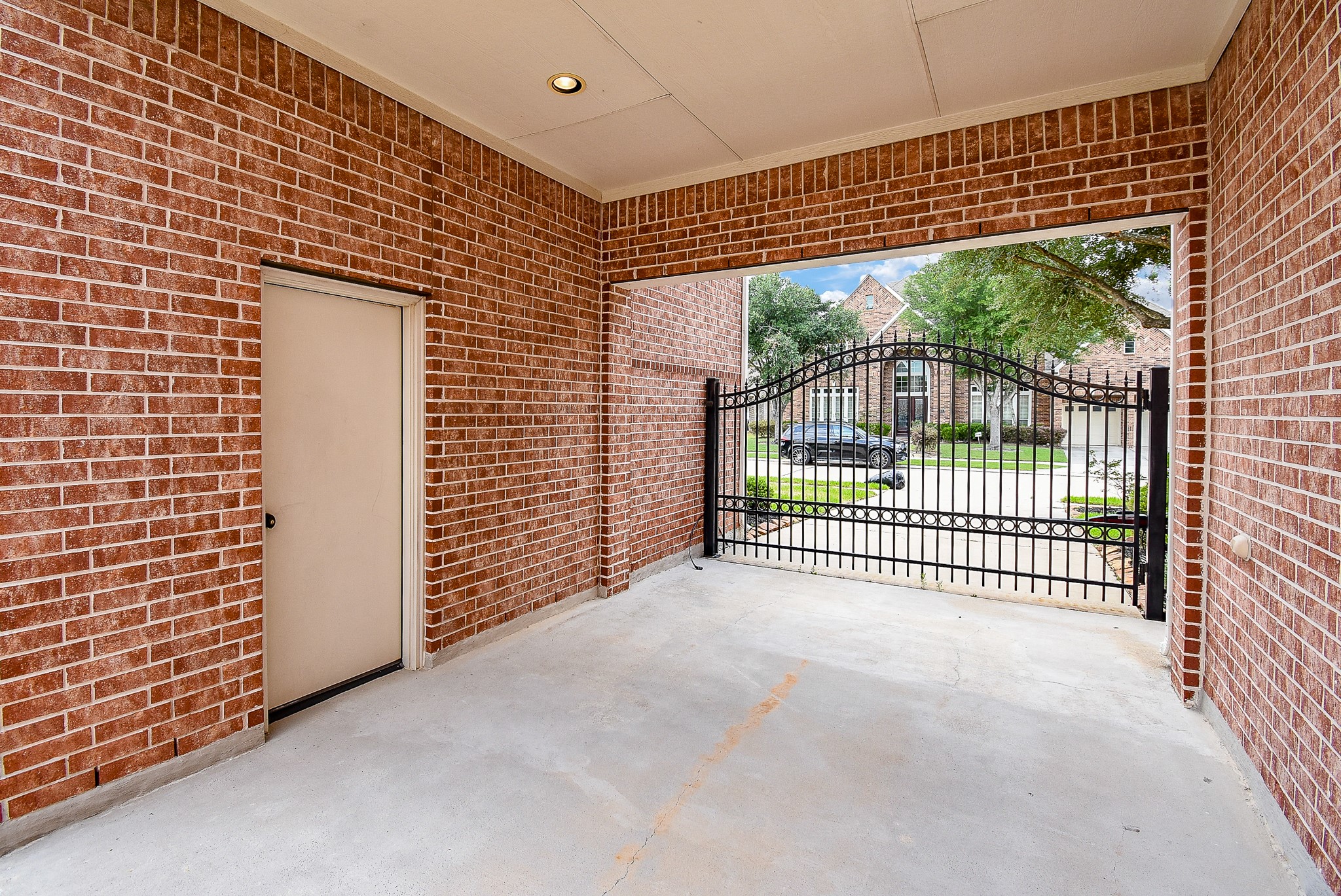 1611 Whitfield Street Property Photo 43