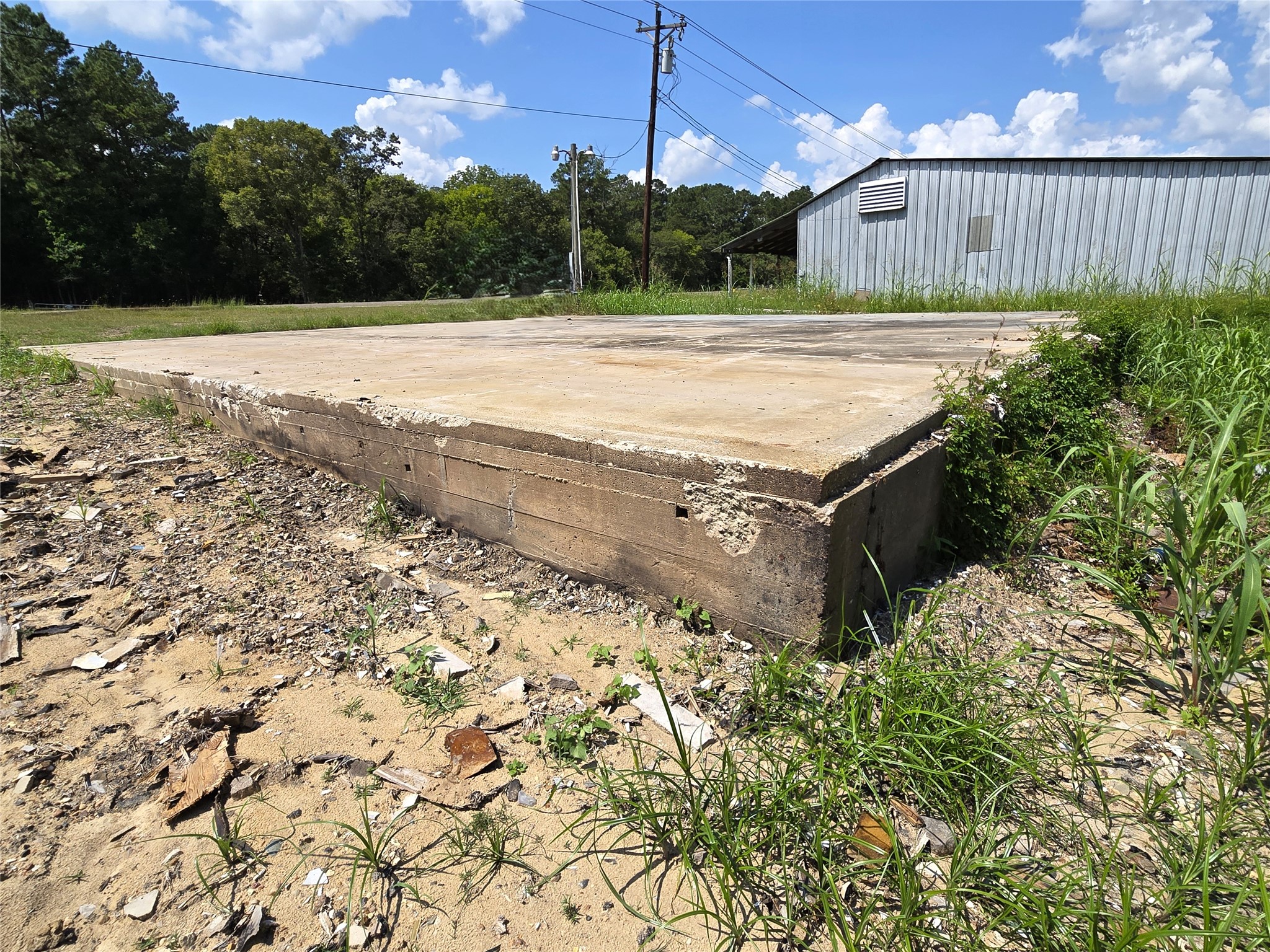 33492 Highway 146 N Property Photo 3