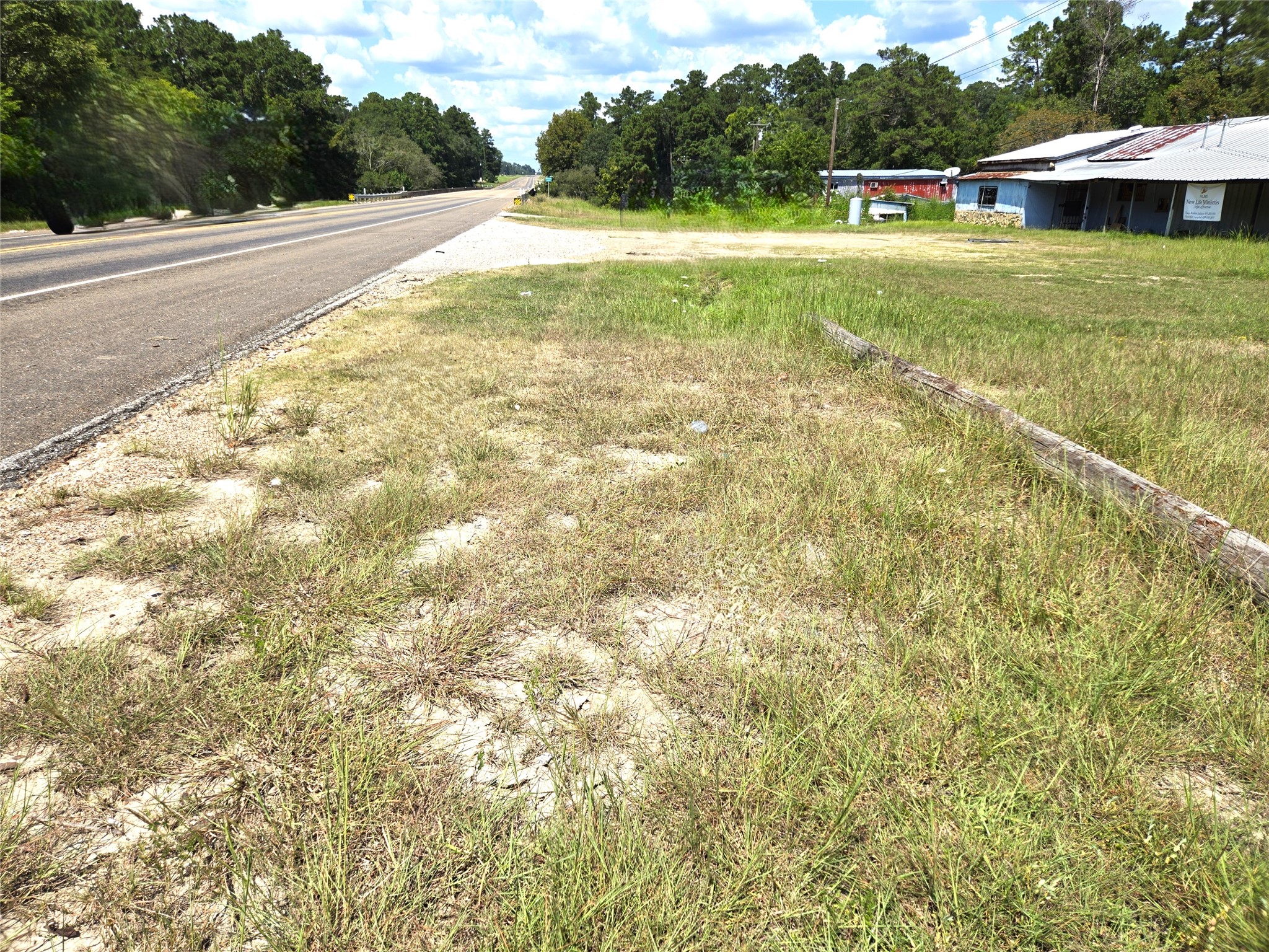 33492 Highway 146 N Property Photo 5