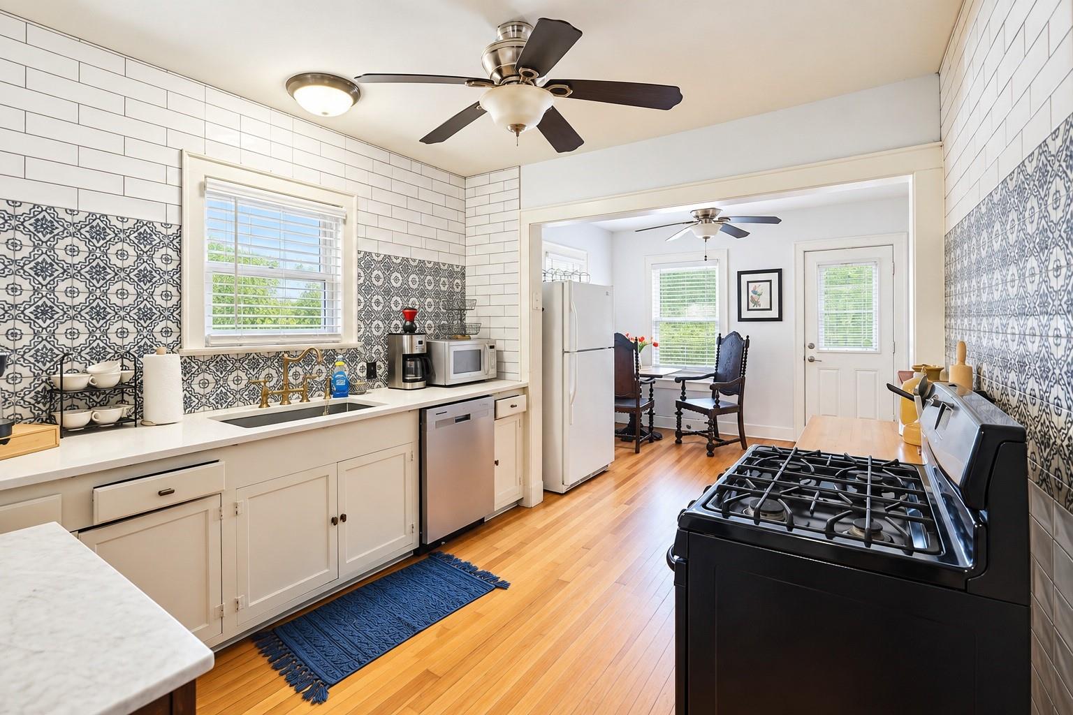 4301 Polk Street Property Photo 4