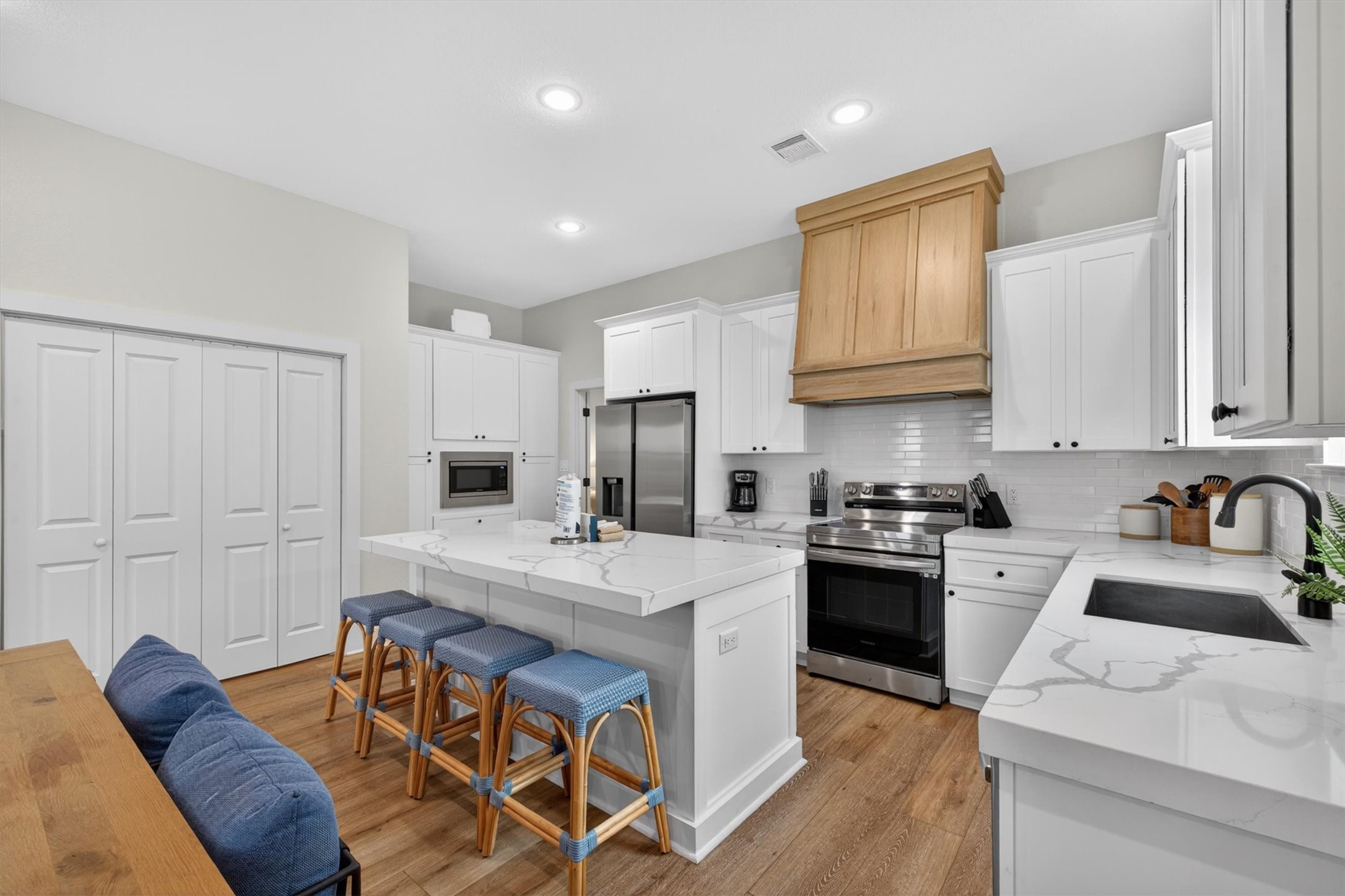 2503 103rd Street Property Photo 14