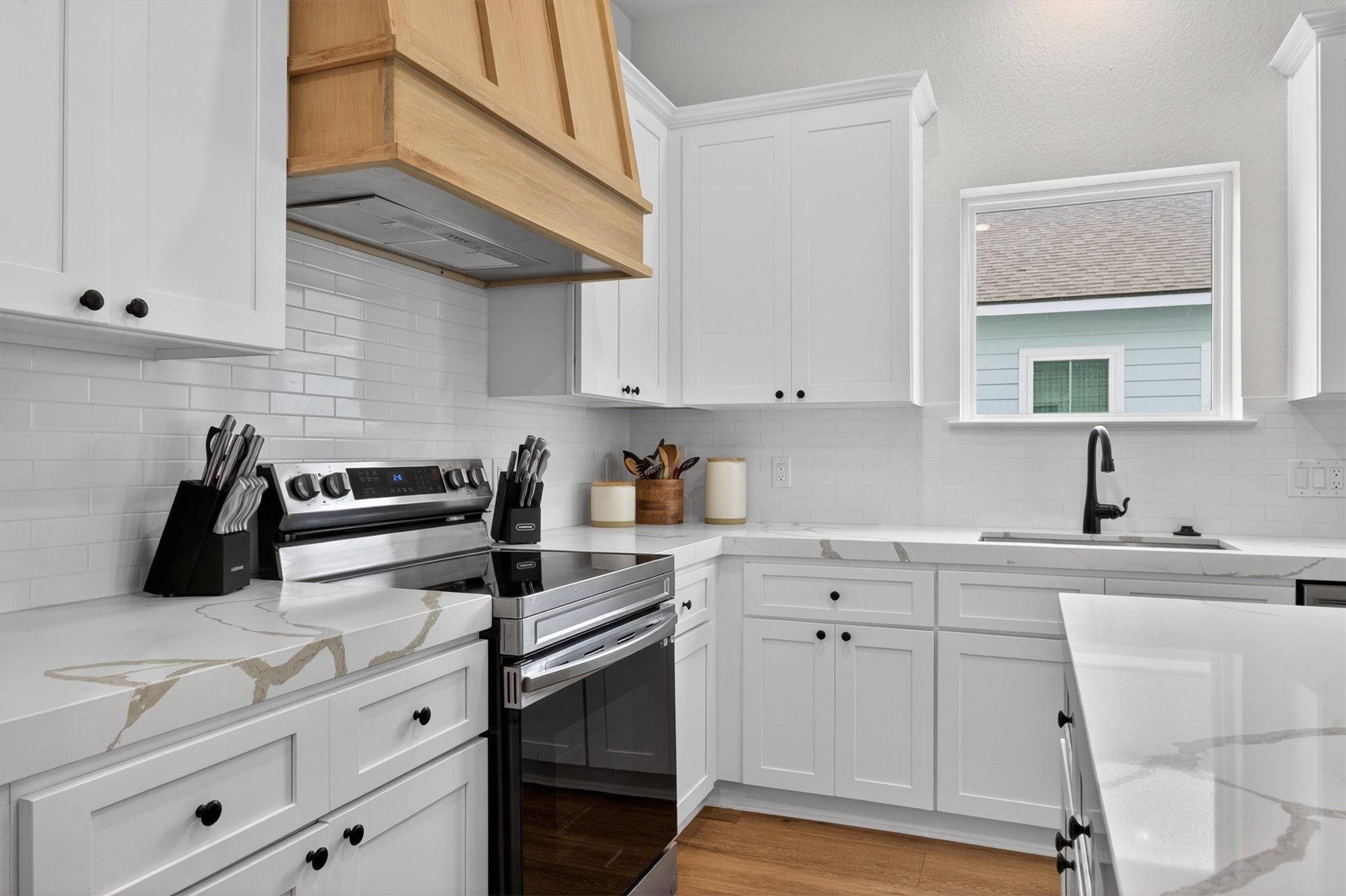2503 103rd Street Property Photo 15