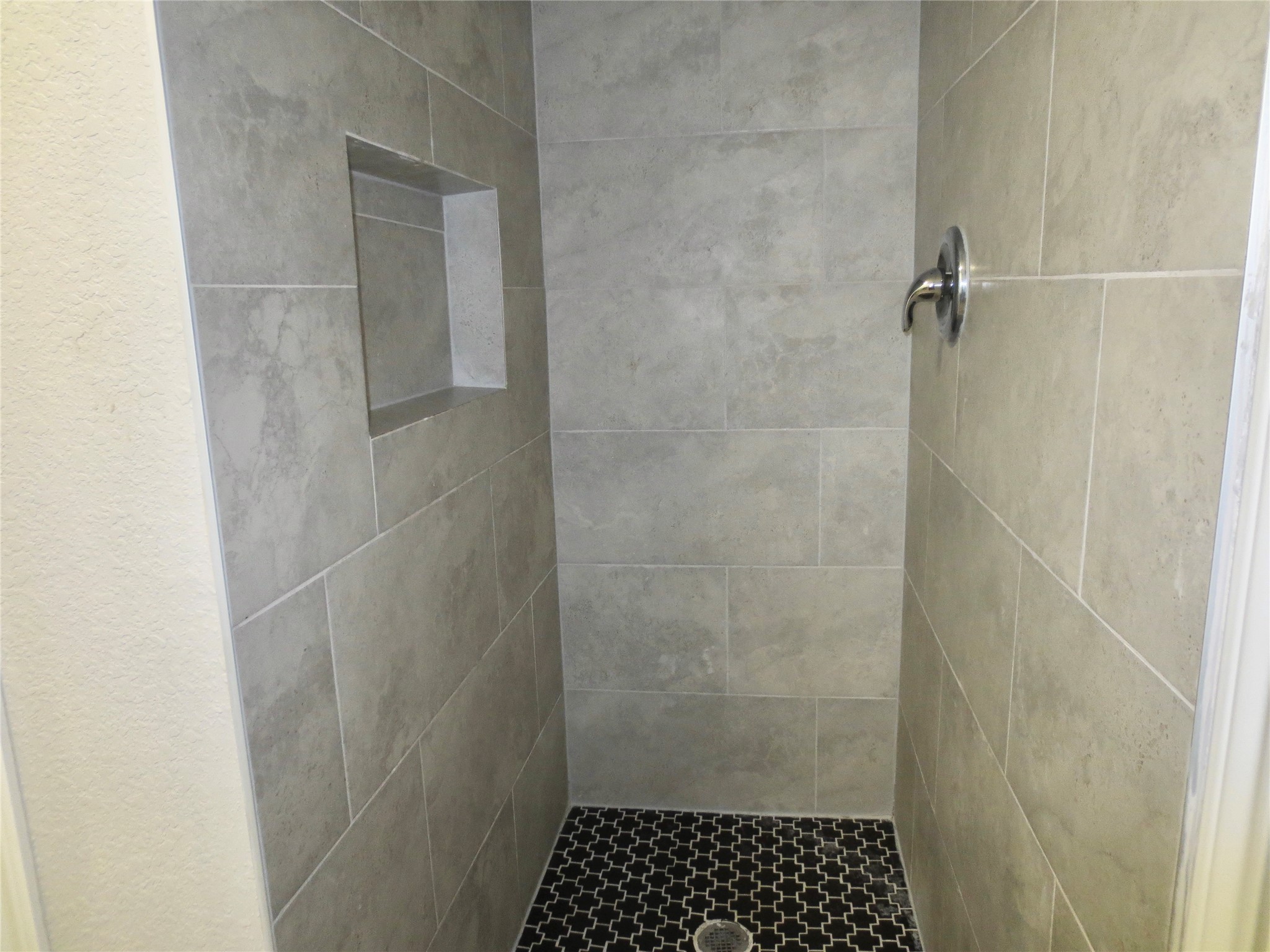 2204 Parker Road B Property Photo 4