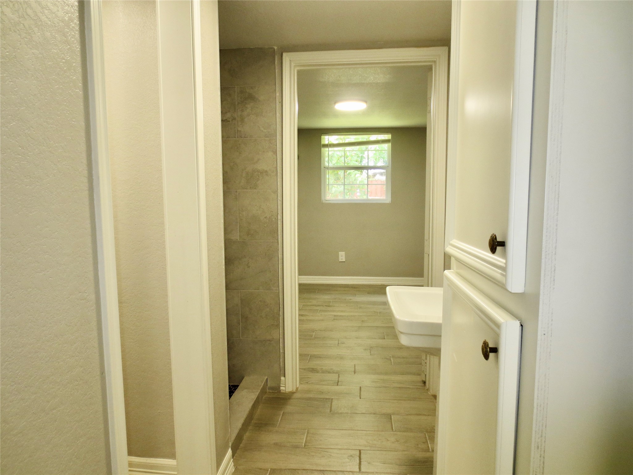 2204 Parker Road B Property Photo 5