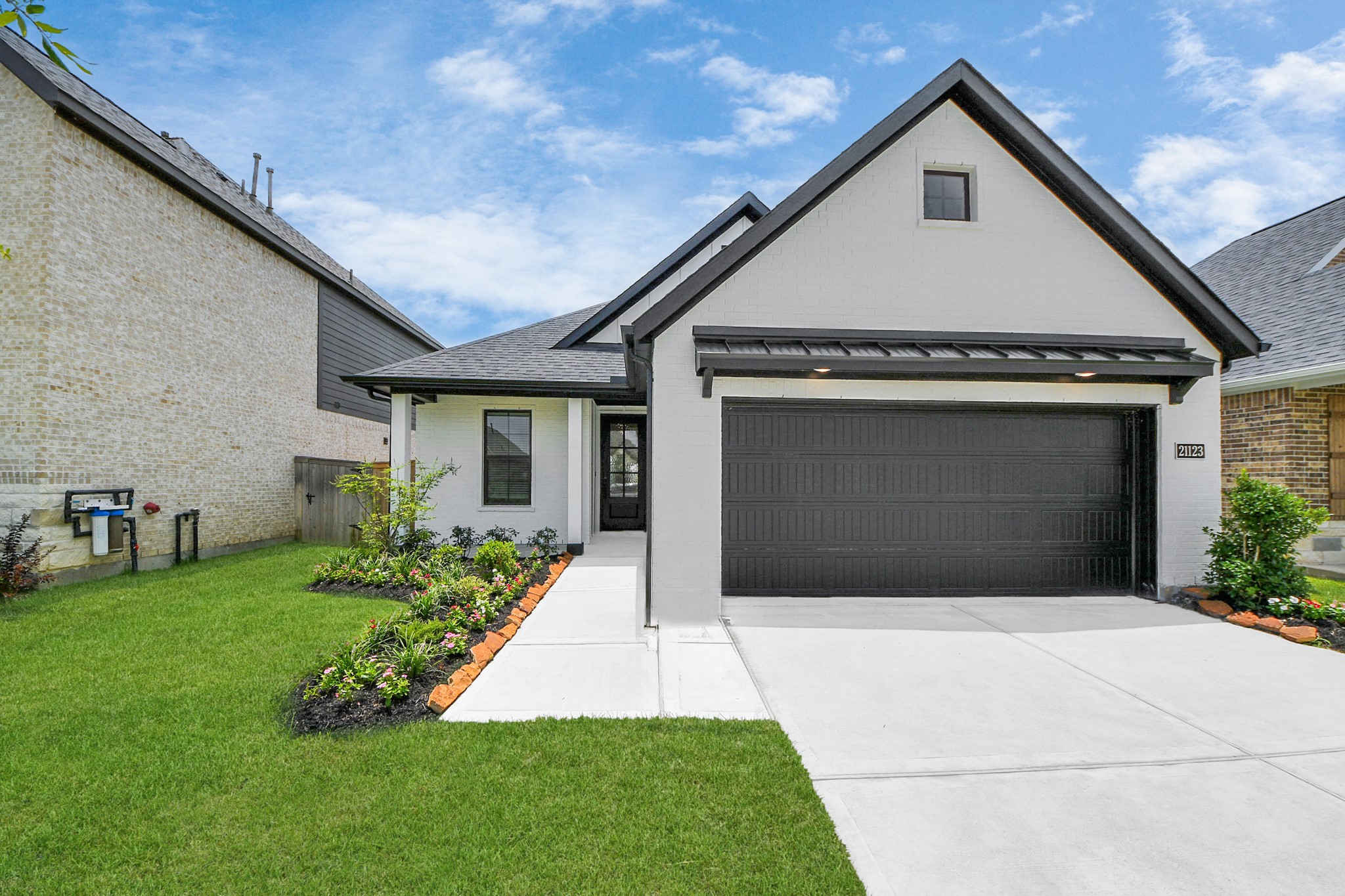 21123 Secret Garden Lane Property Photo 1