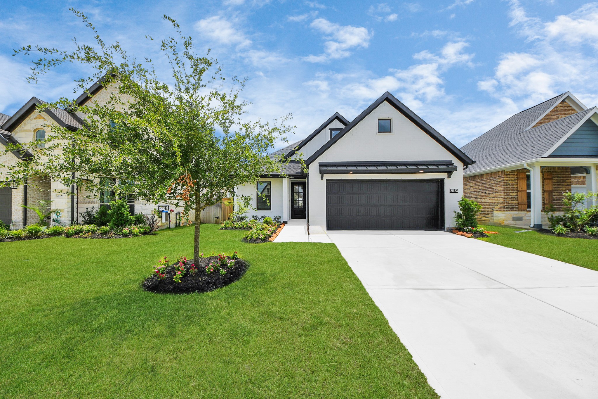 21123 Secret Garden Lane Property Photo 5