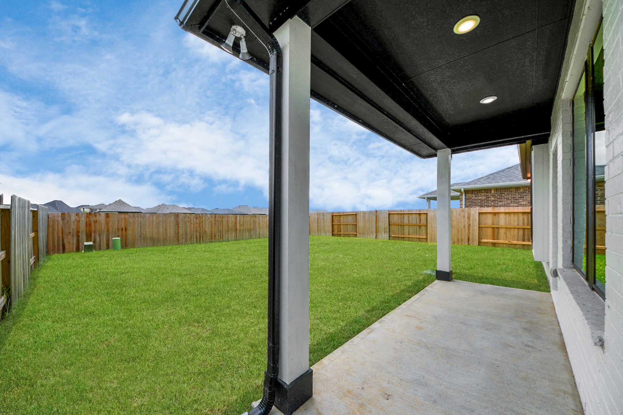 21123 Secret Garden Lane Property Photo 6