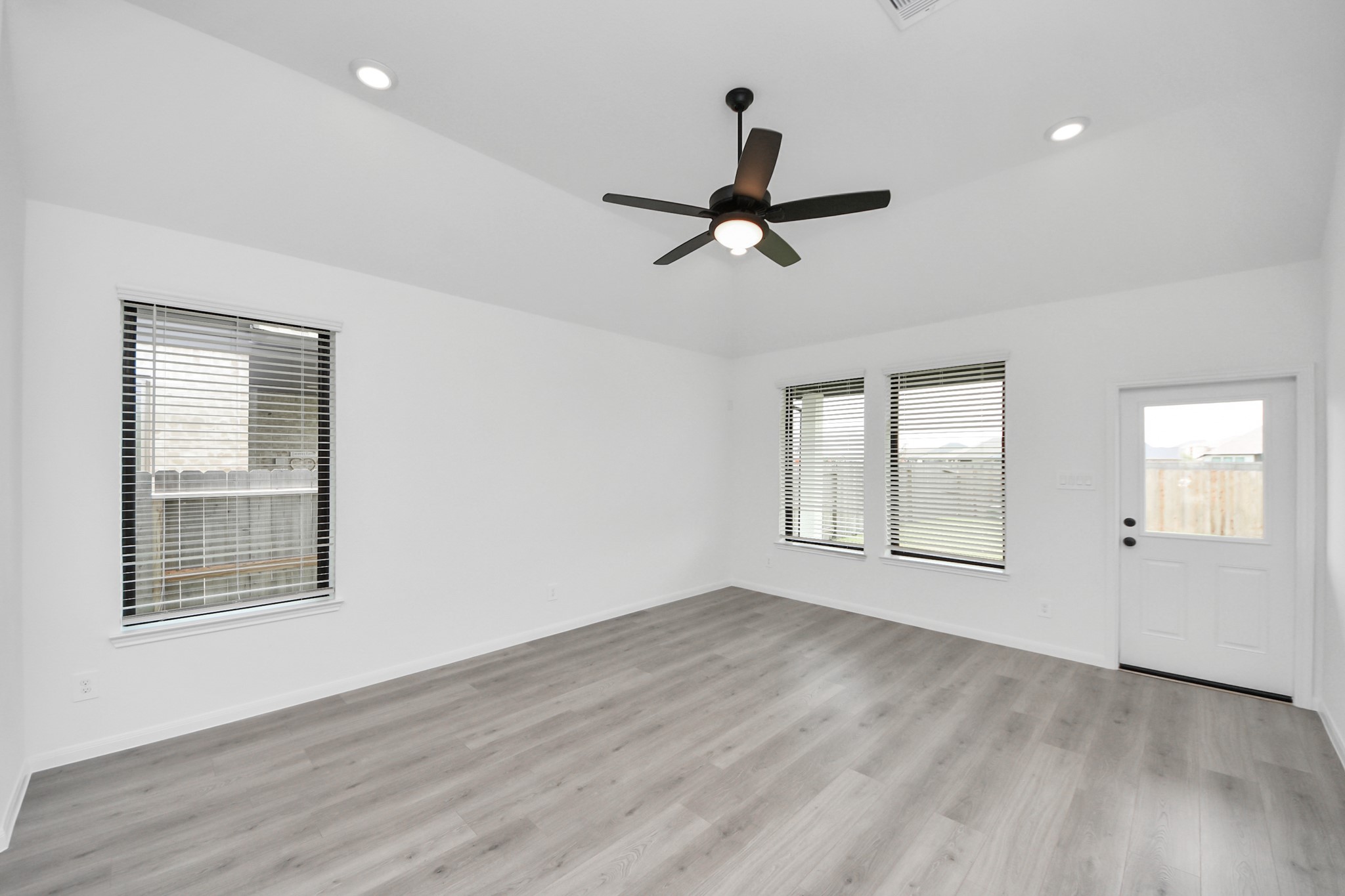 21123 Secret Garden Lane Property Photo 9