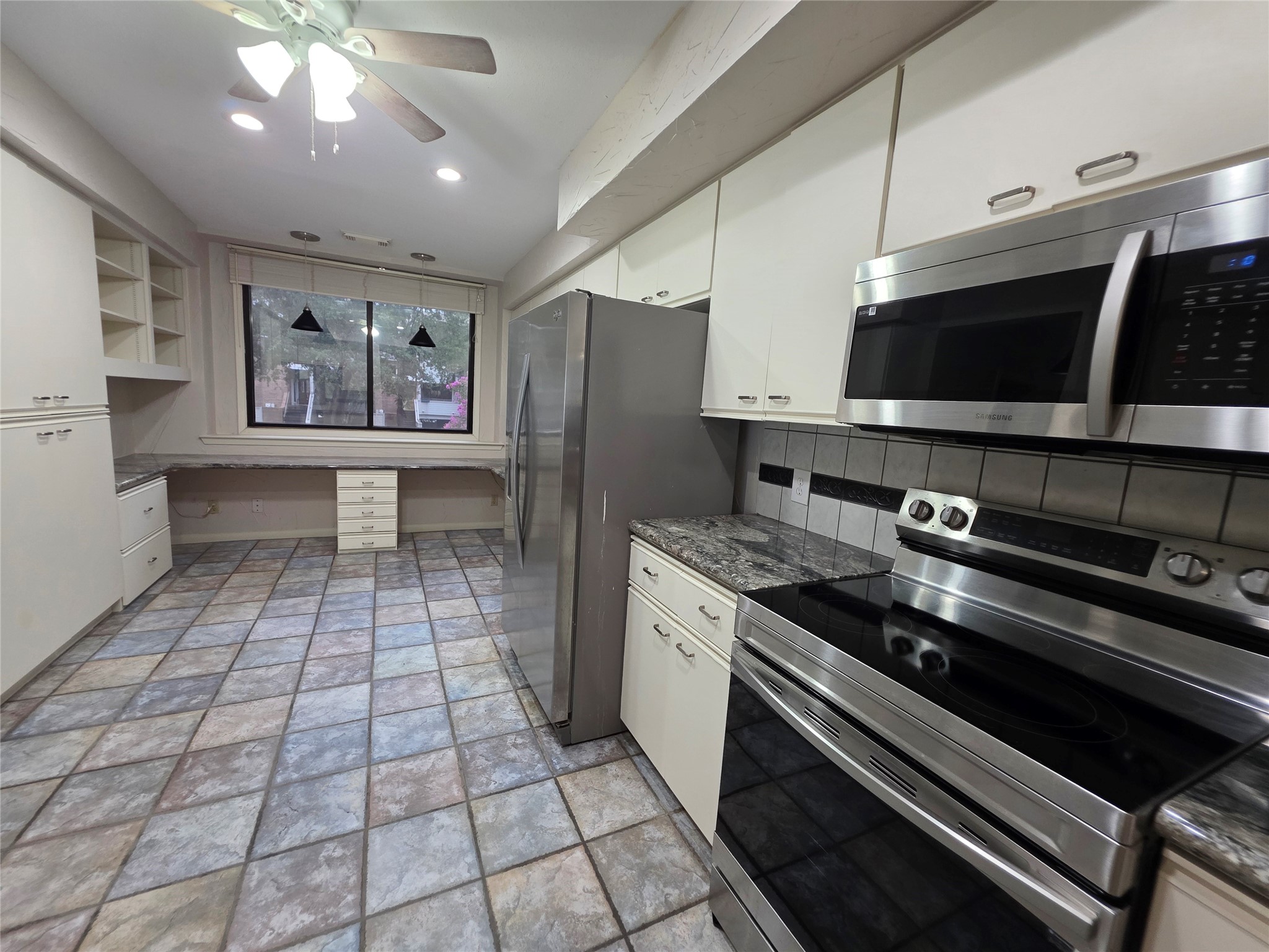 2013 Enterprise Avenue Property Photo 5