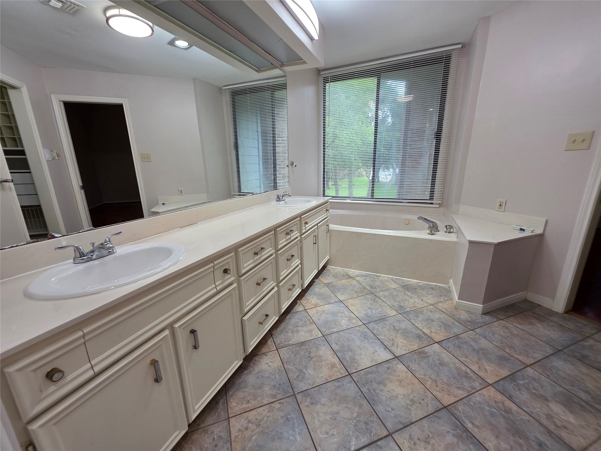 2013 Enterprise Avenue Property Photo 14