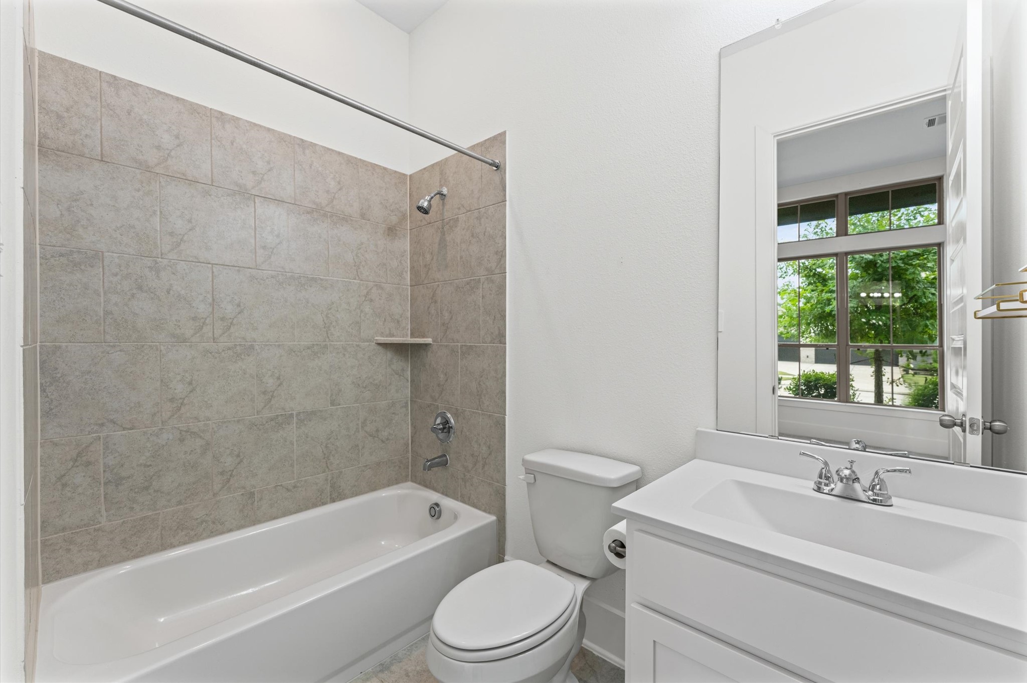 15084 Berry Brook Drive Property Photo 11